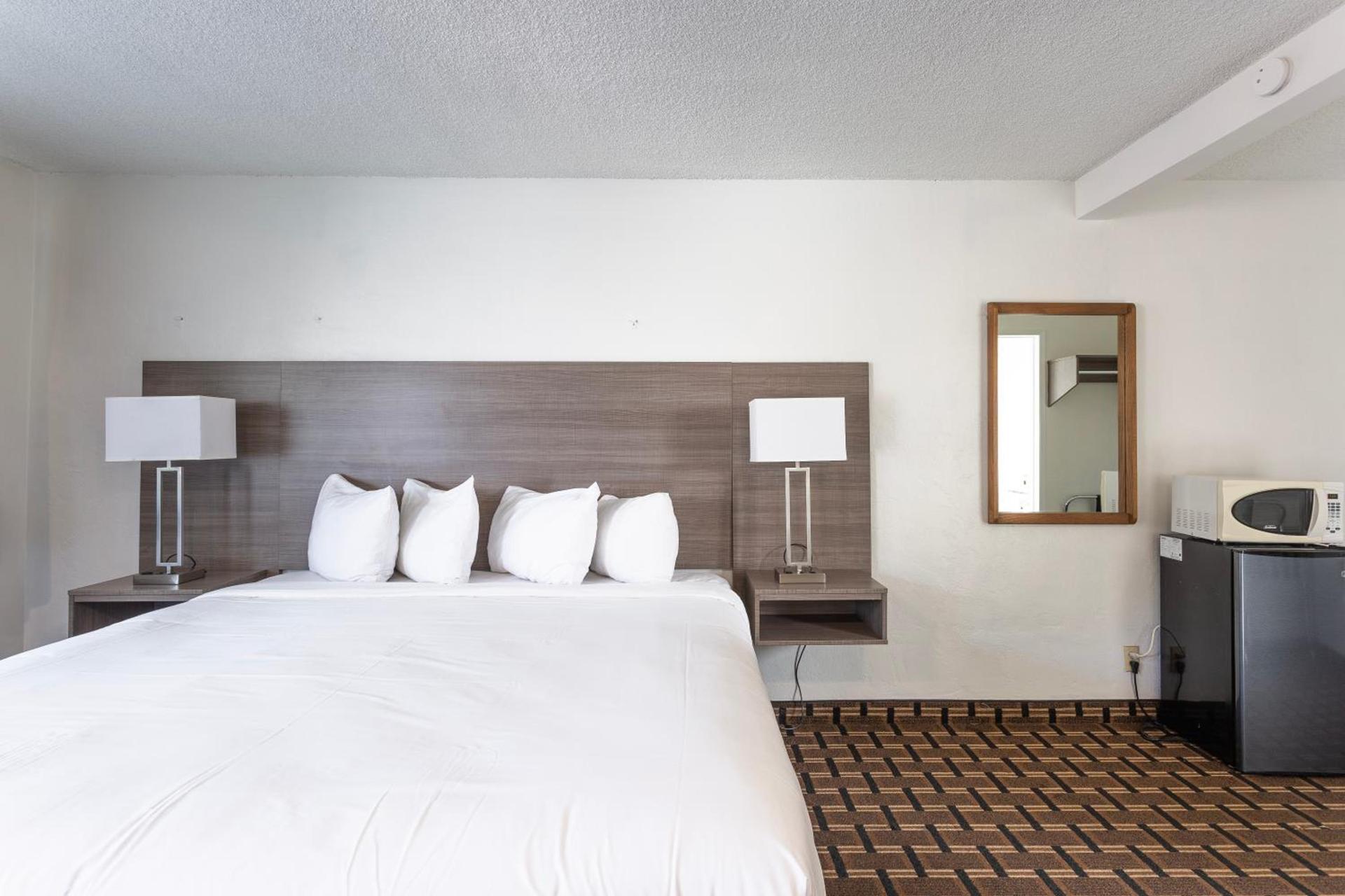 Coastal Breeze Inn photo 20