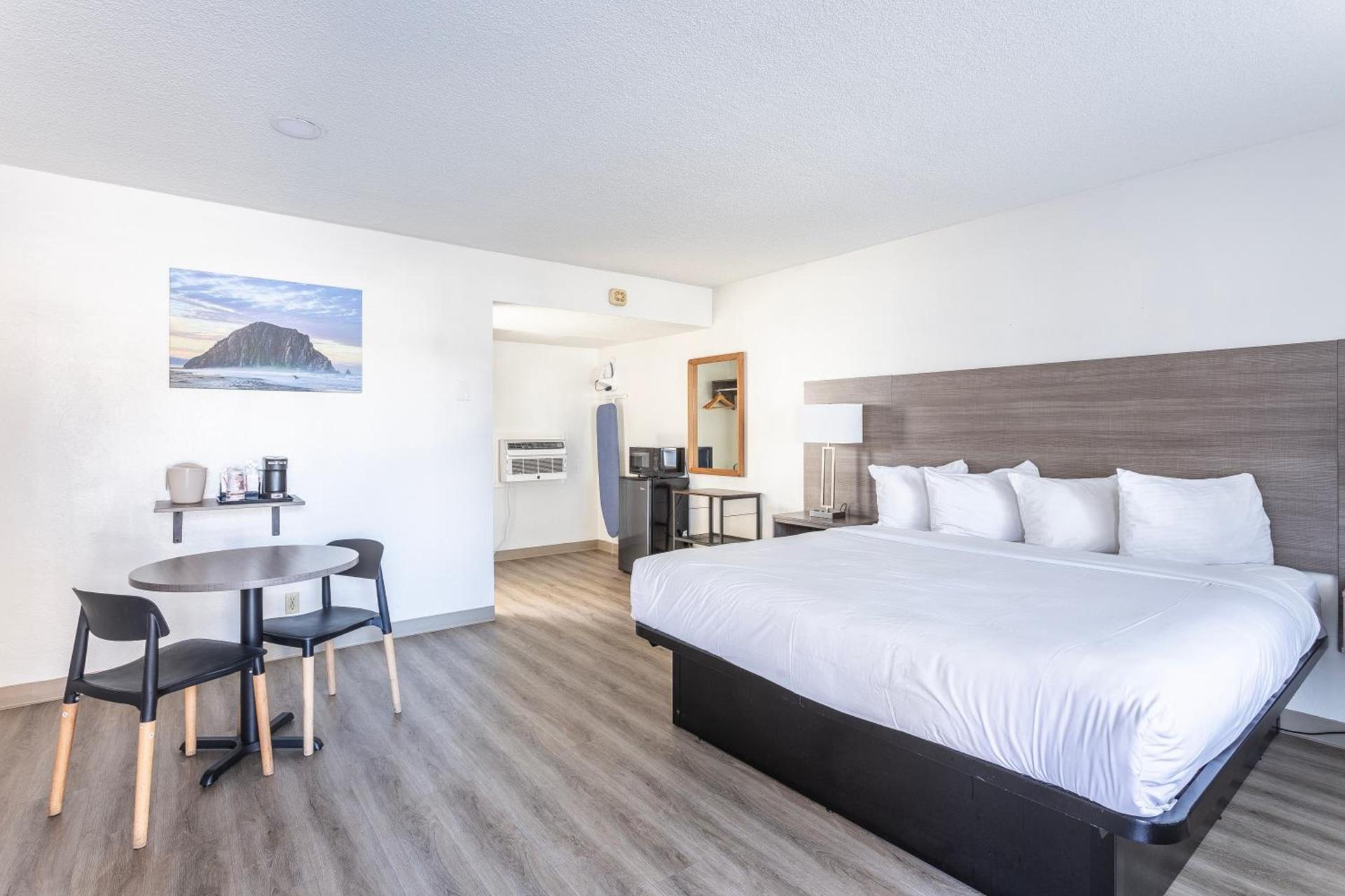 Coastal Breeze Inn photo 55