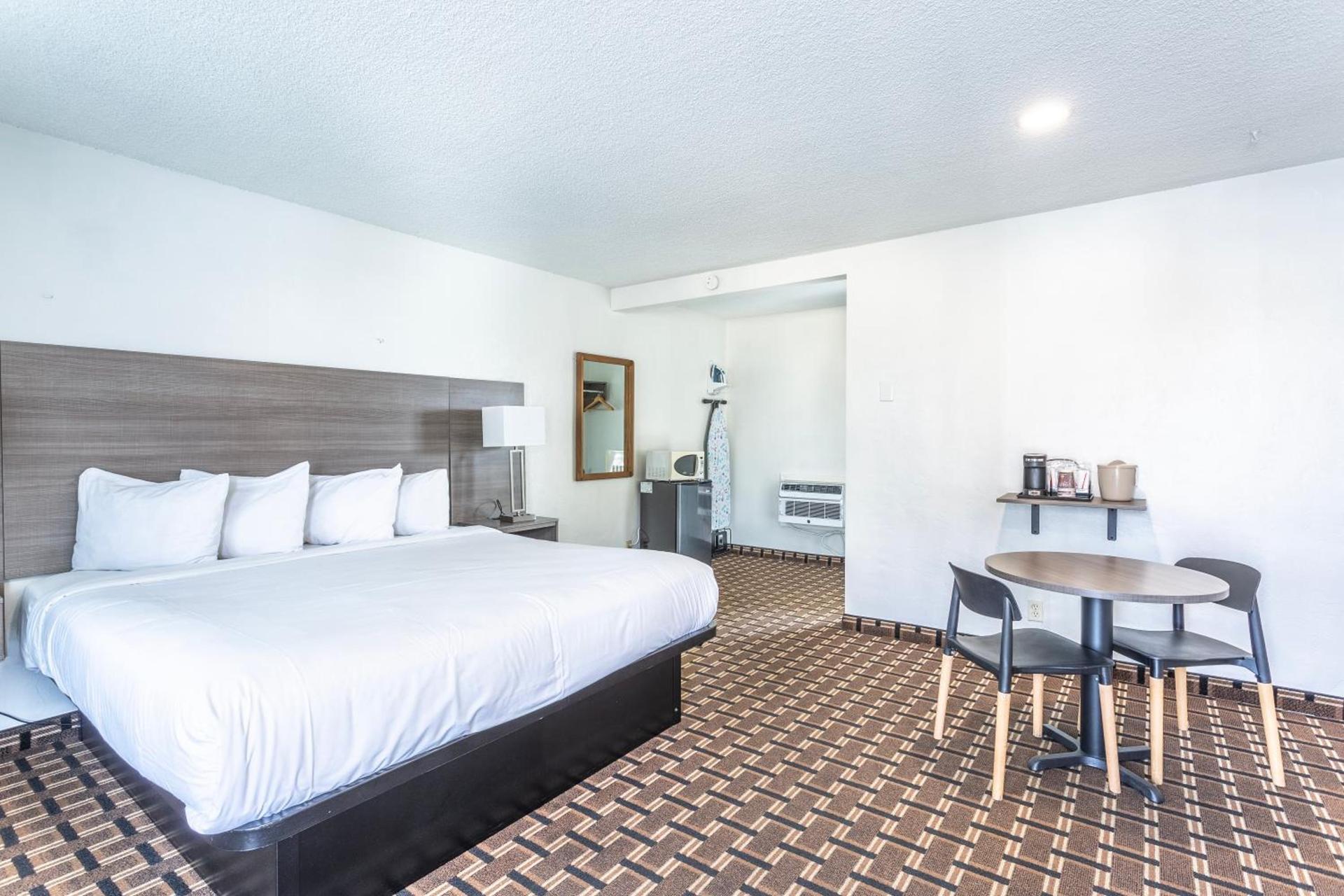 Coastal Breeze Inn photo 54