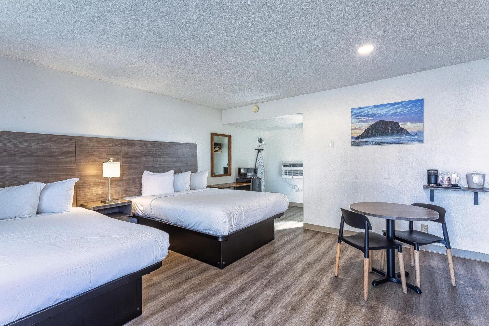Coastal Breeze Inn photo 51