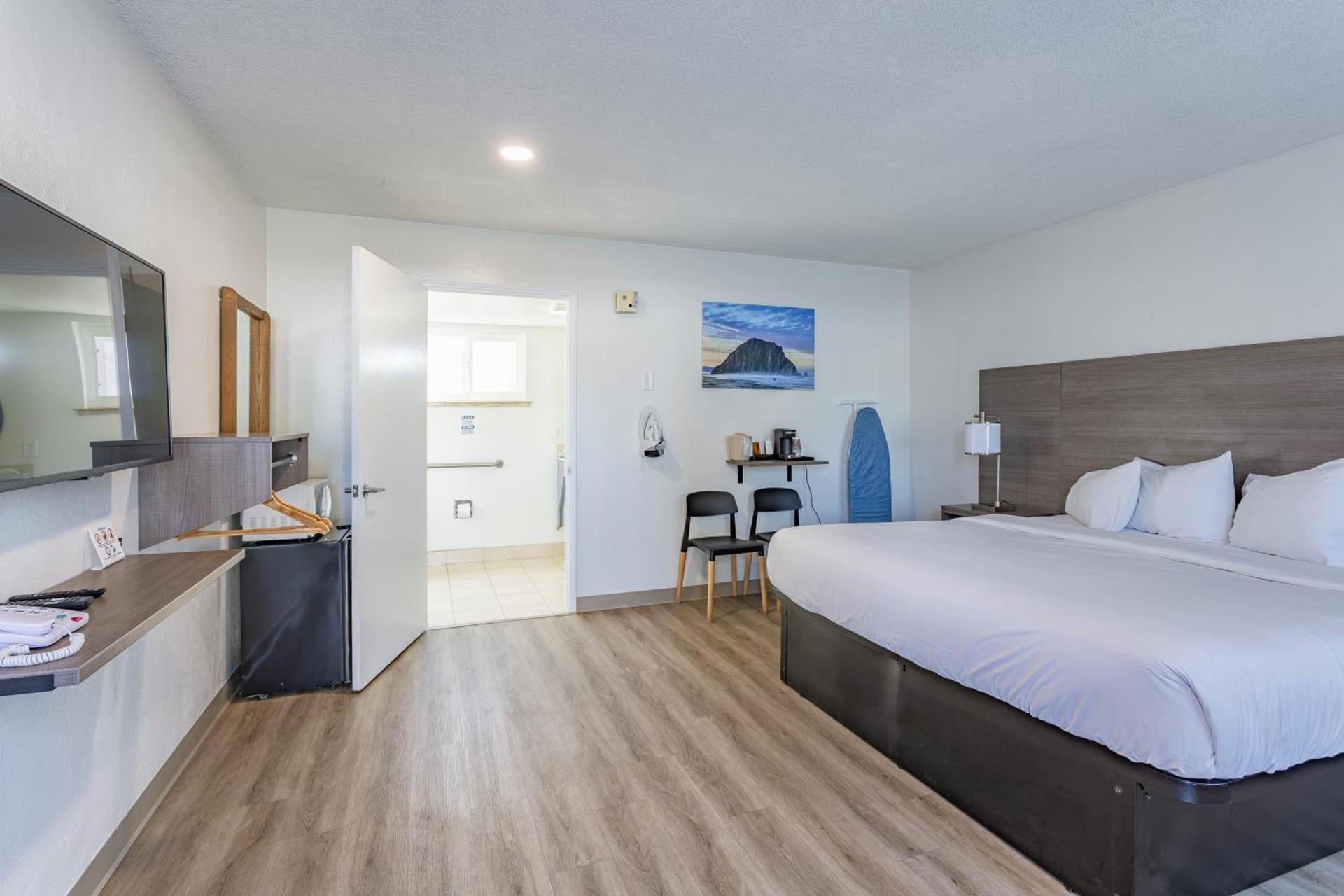 Coastal Breeze Inn photo 33