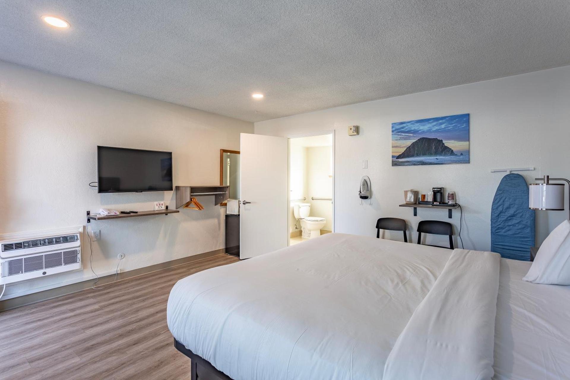 Coastal Breeze Inn photo 53