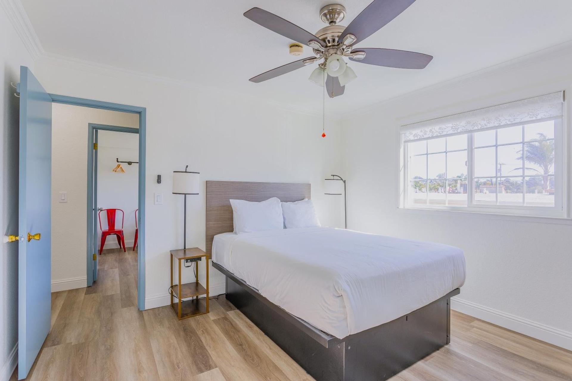 Coastal Breeze Inn photo 37
