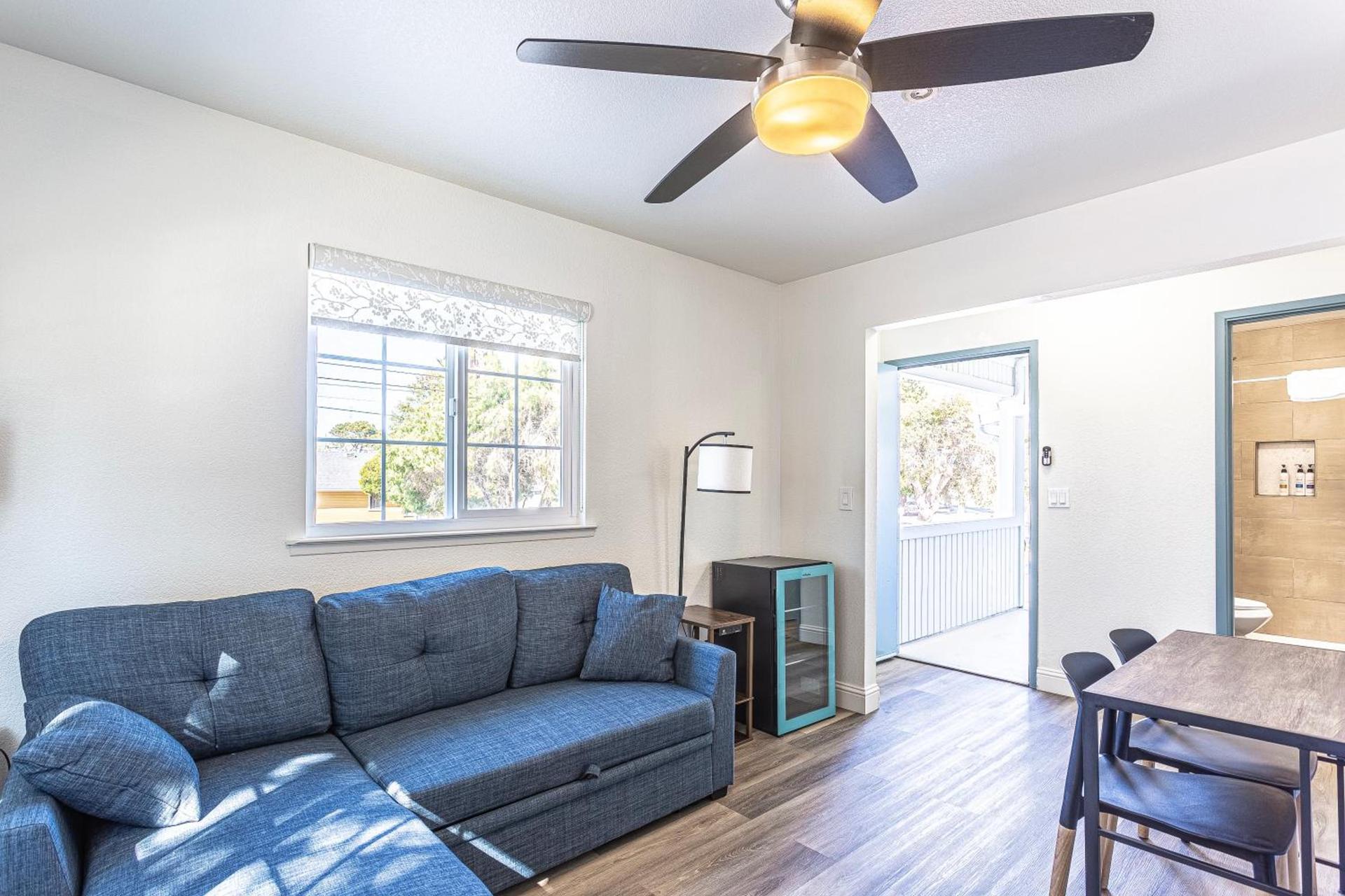 Coastal Breeze Inn photo 49
