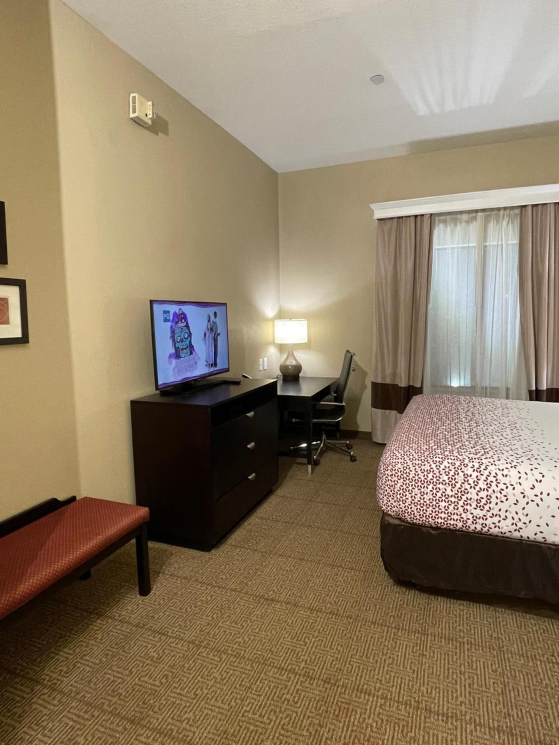 Spark By Hilton Houston Hobby Airport photo 25