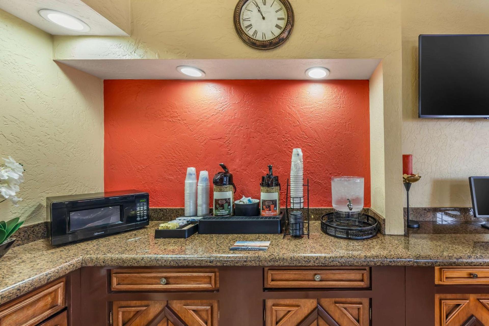 Best Western Americana Inn photo 30
