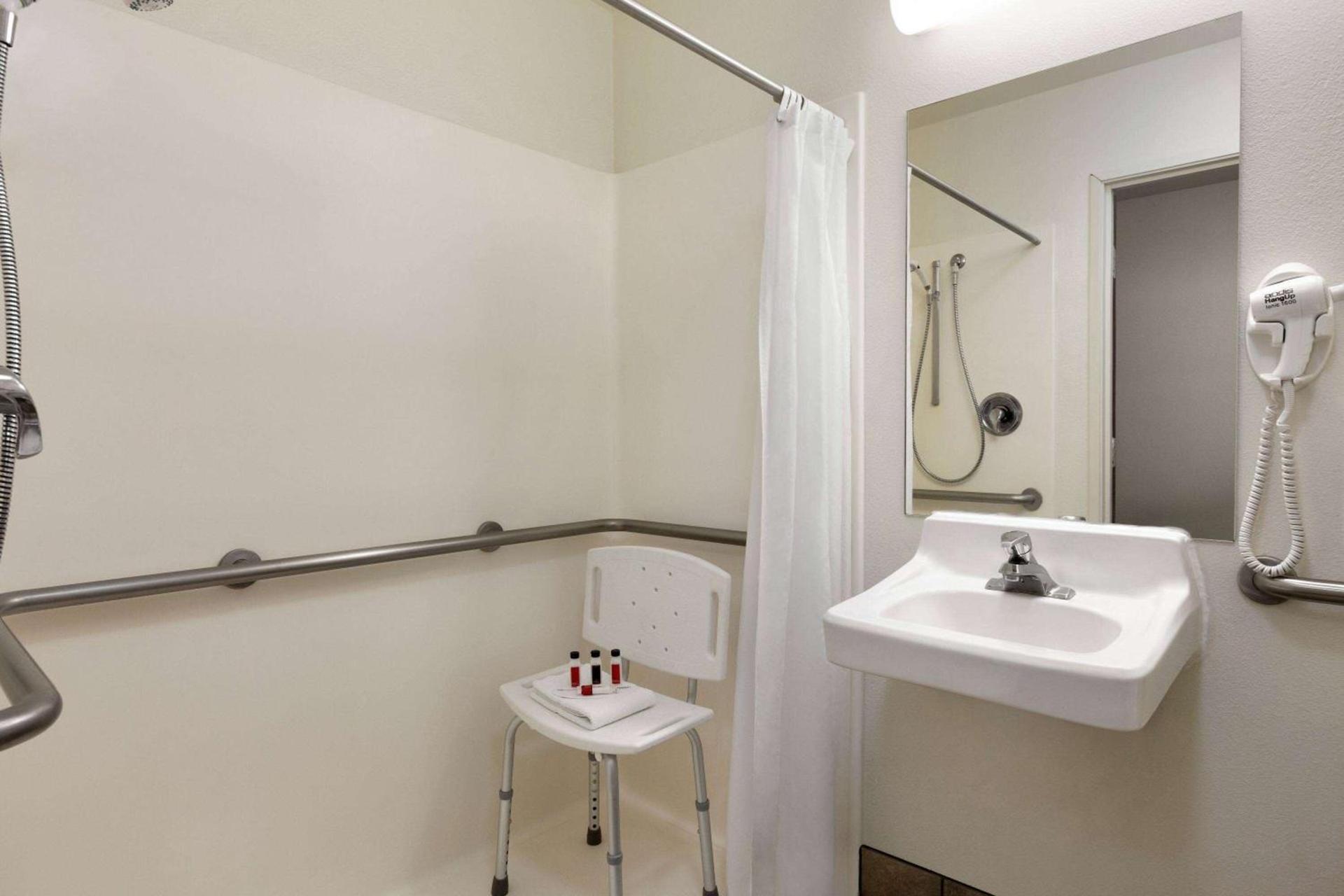 Travelodge by Wyndham Hermiston photo 13