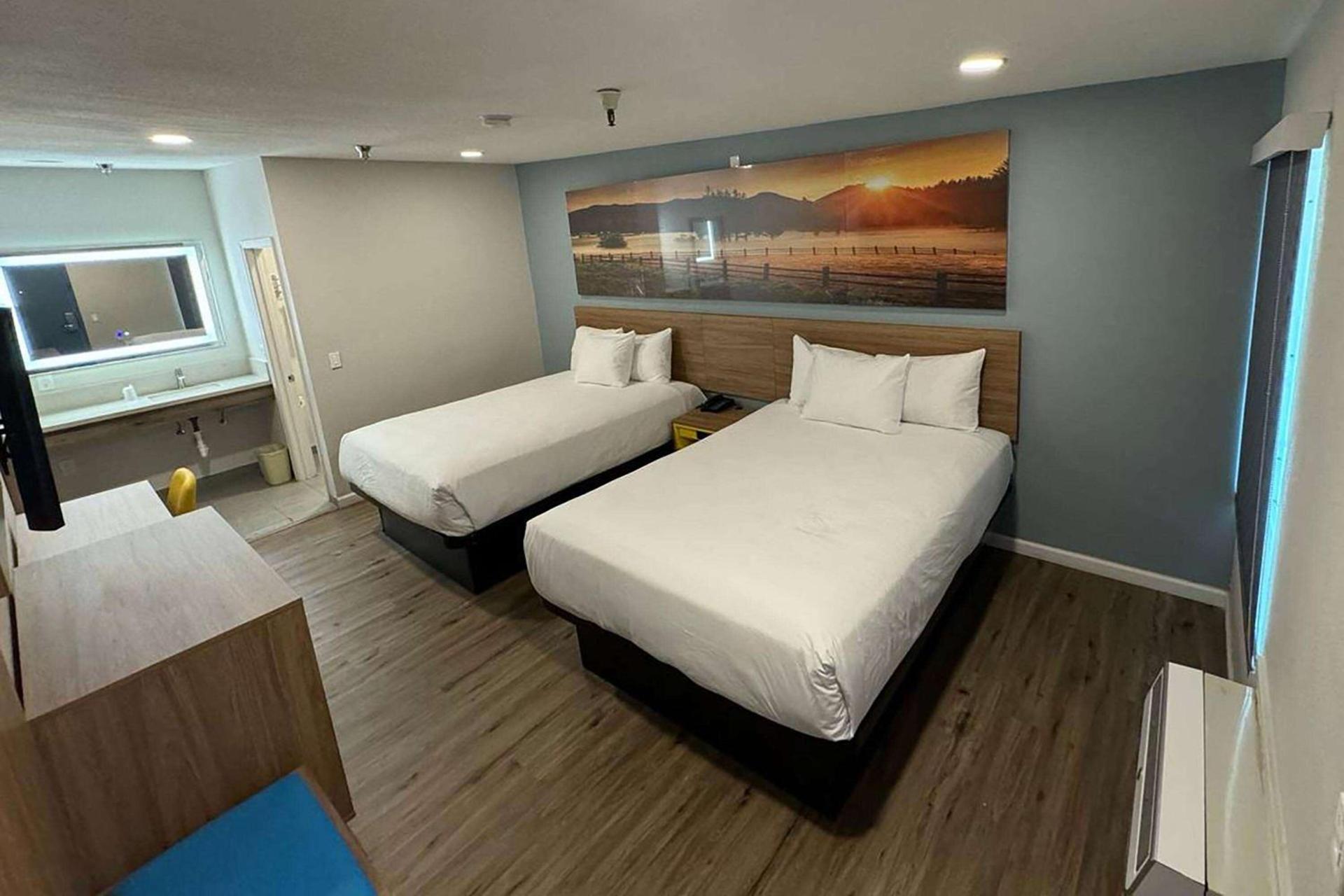 Days-Inn by Wyndham Bakersfield photo 6
