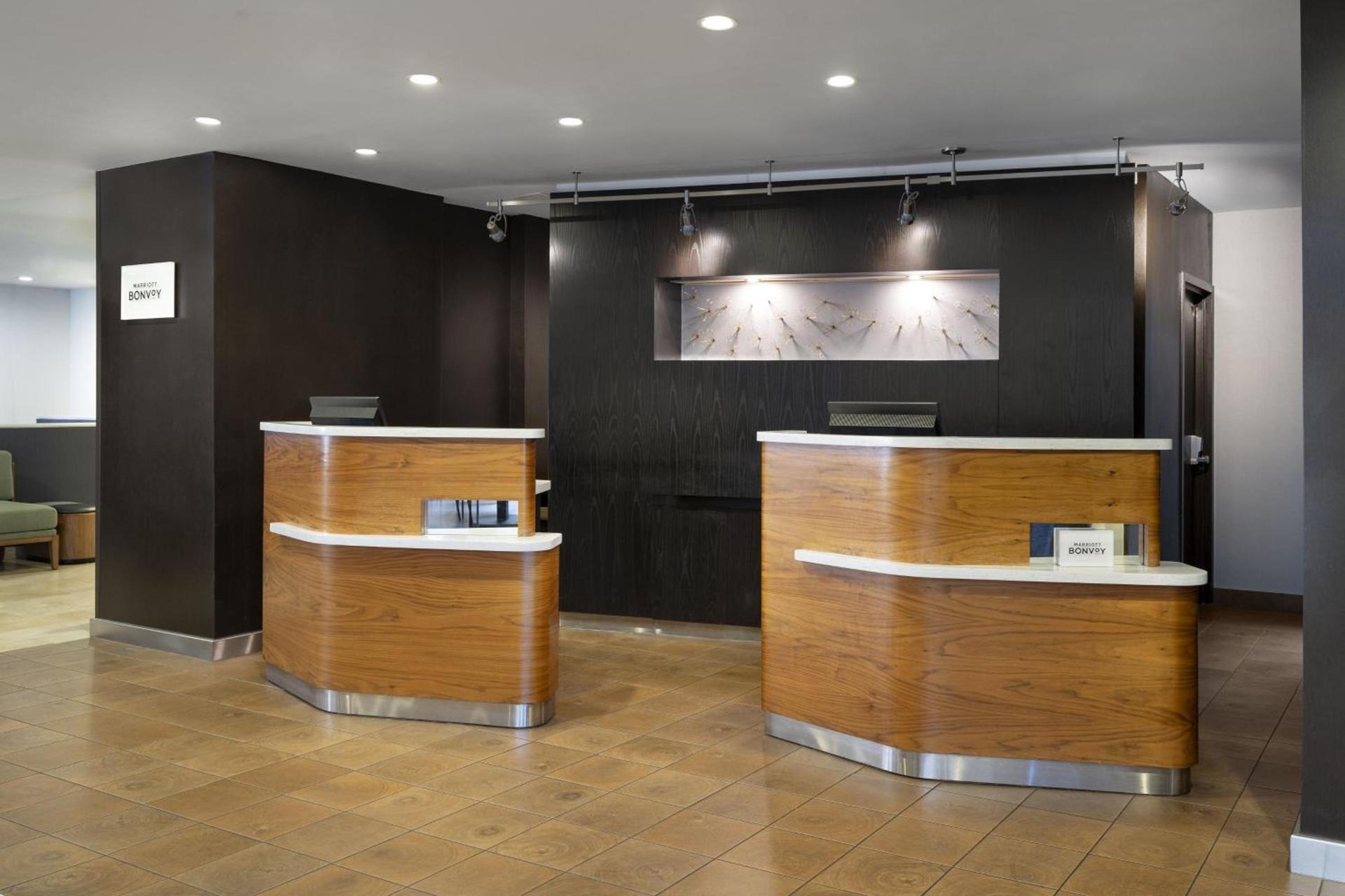 Courtyard by Marriott San Mateo Foster City photo 3
