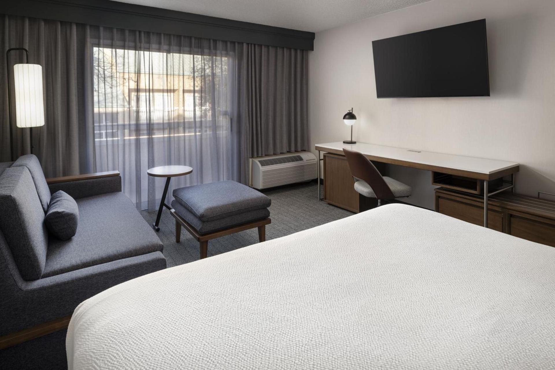 Courtyard by Marriott San Mateo Foster City photo 7