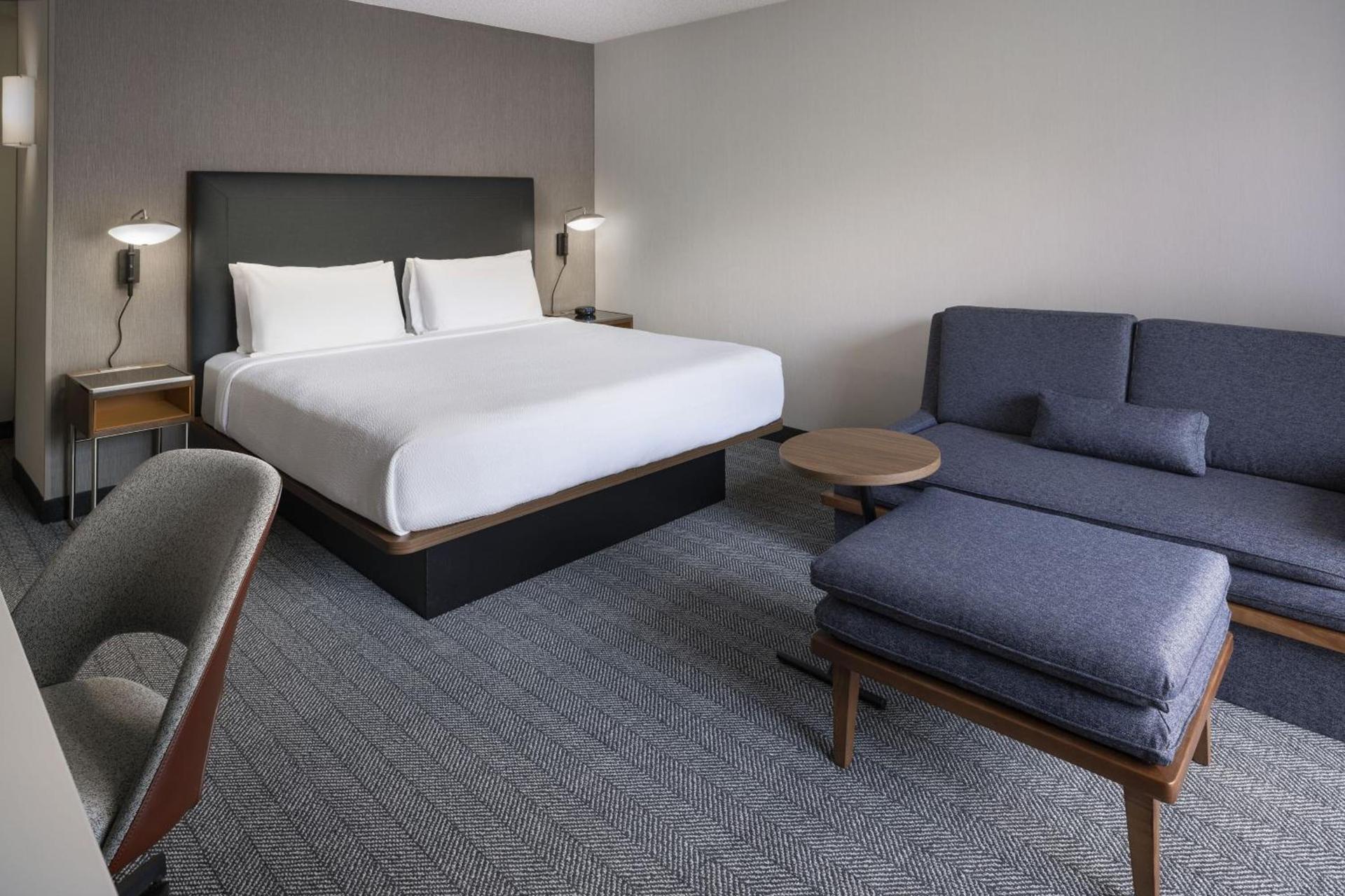 Courtyard by Marriott San Mateo Foster City photo 6
