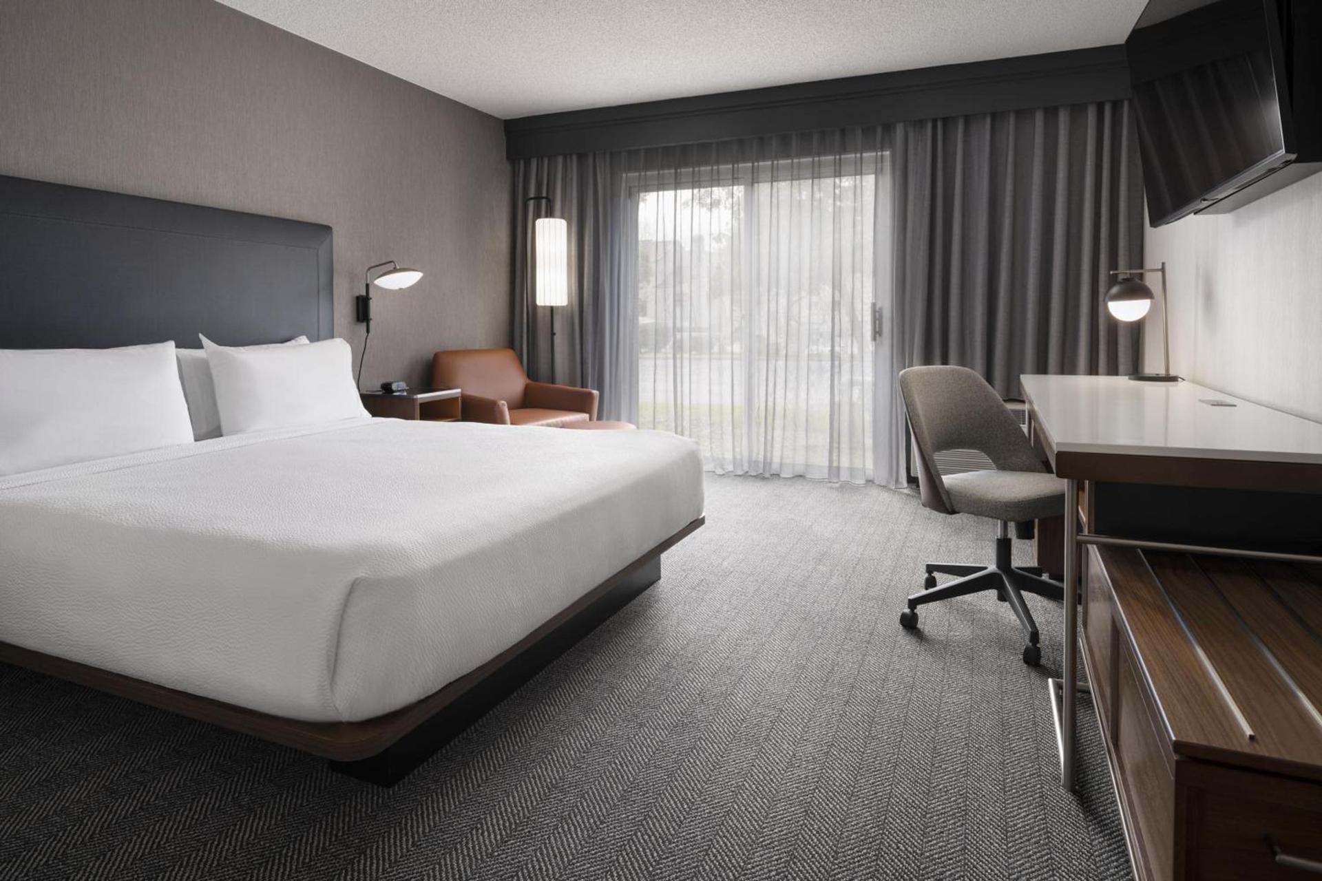 Courtyard by Marriott San Mateo Foster City photo 8