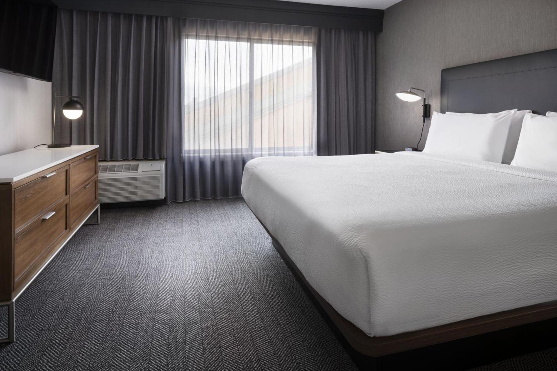 Courtyard by Marriott San Mateo Foster City photo 15