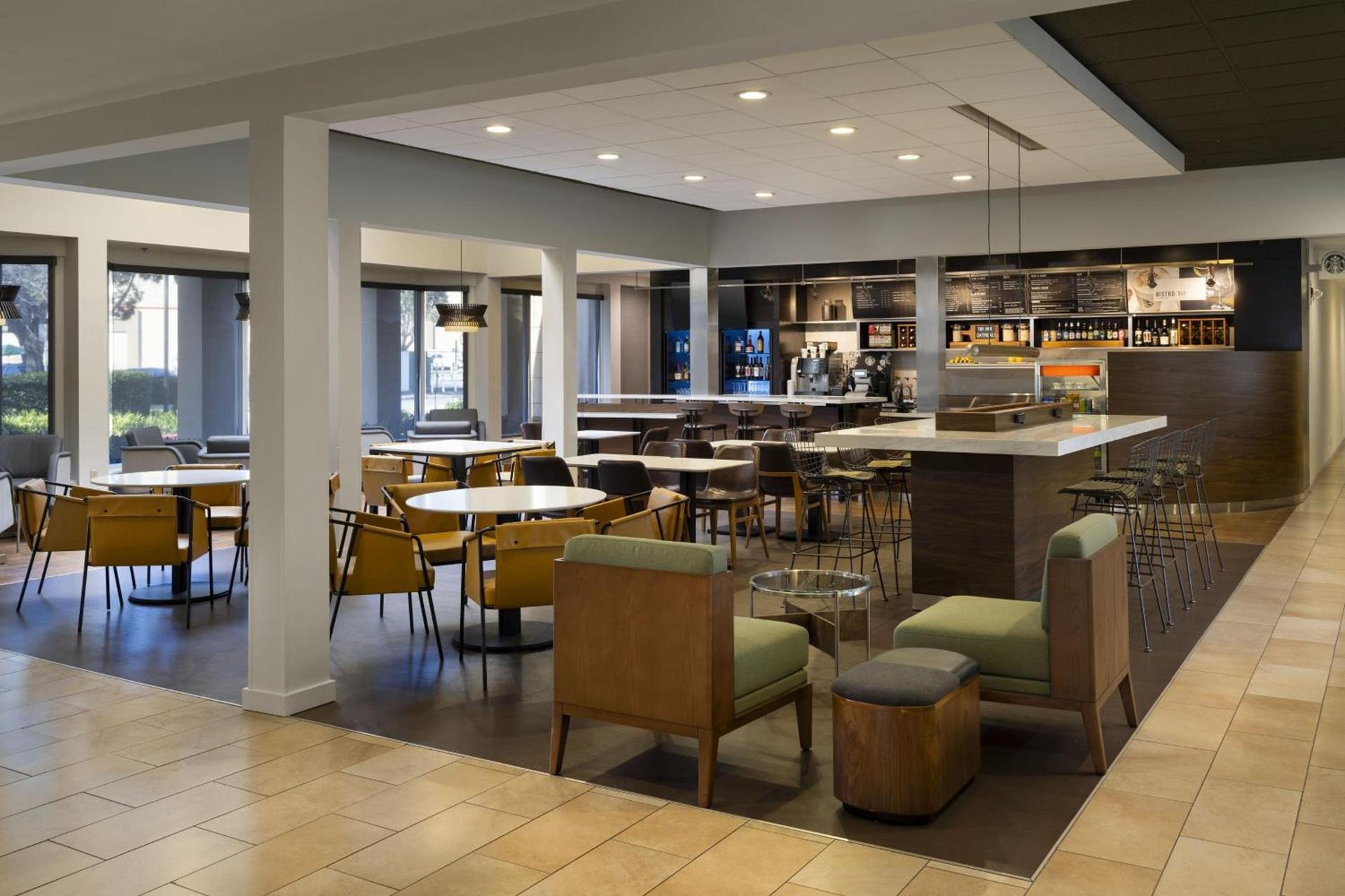 Courtyard by Marriott San Mateo Foster City photo 36