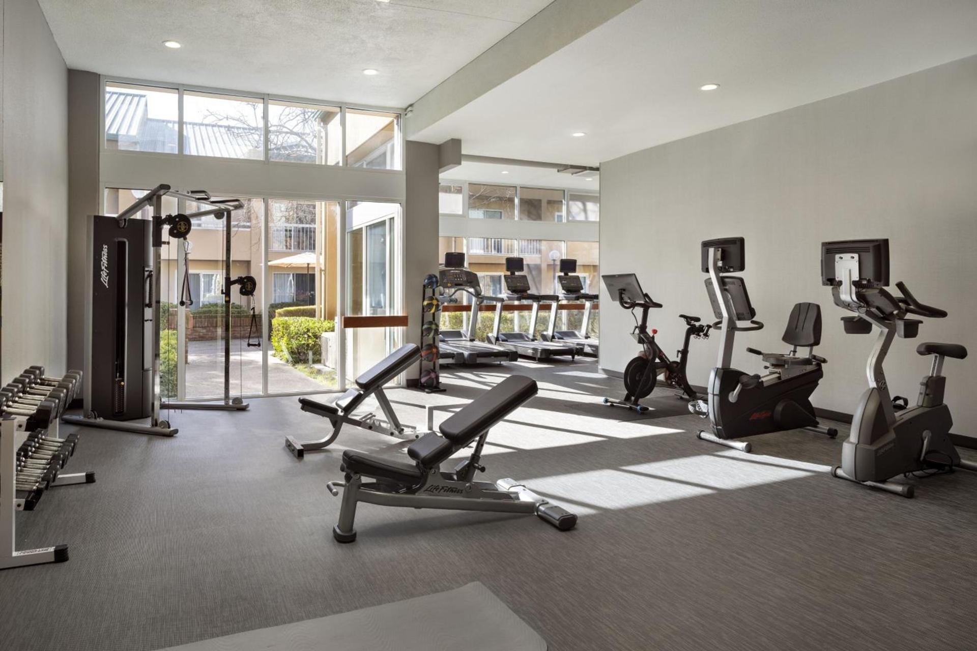 Courtyard by Marriott San Mateo Foster City photo 31