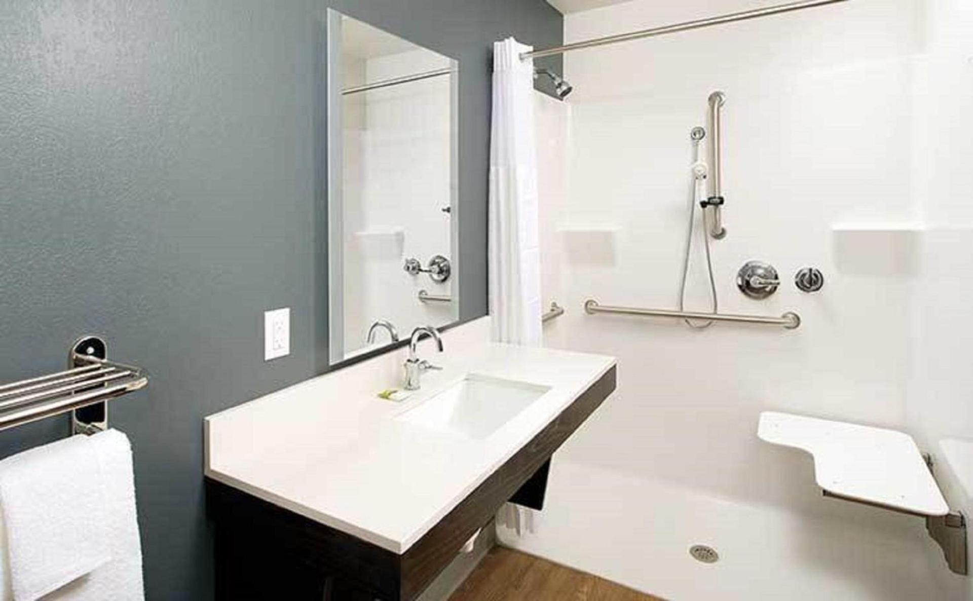WoodSpring Suites Baltimore White Marsh - Nottingham photo 24