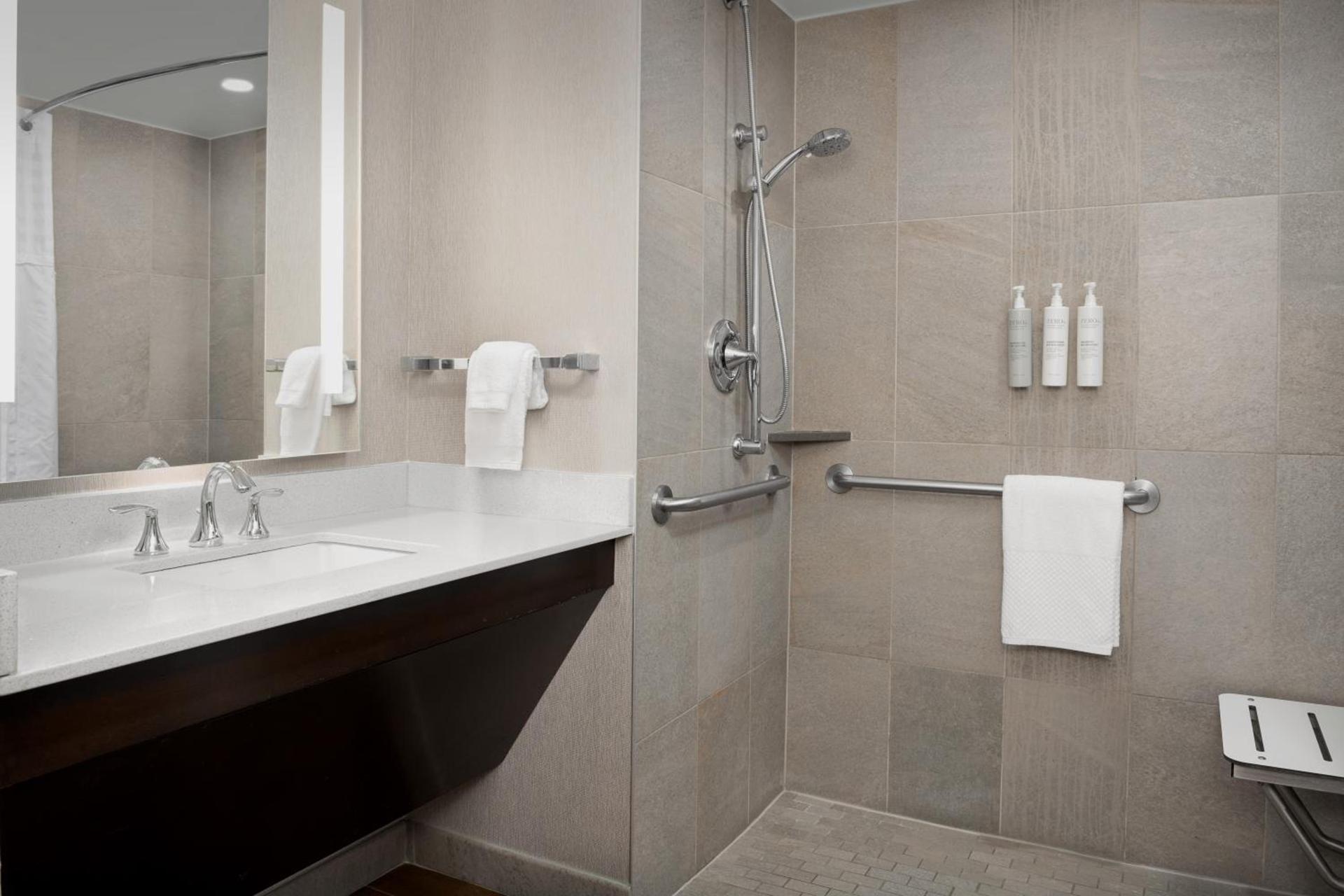 Embassy Suites Springfield photo 85