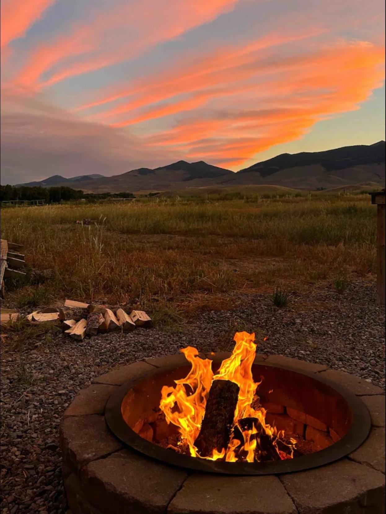Sportsman Lodge Melrose MT photo 18
