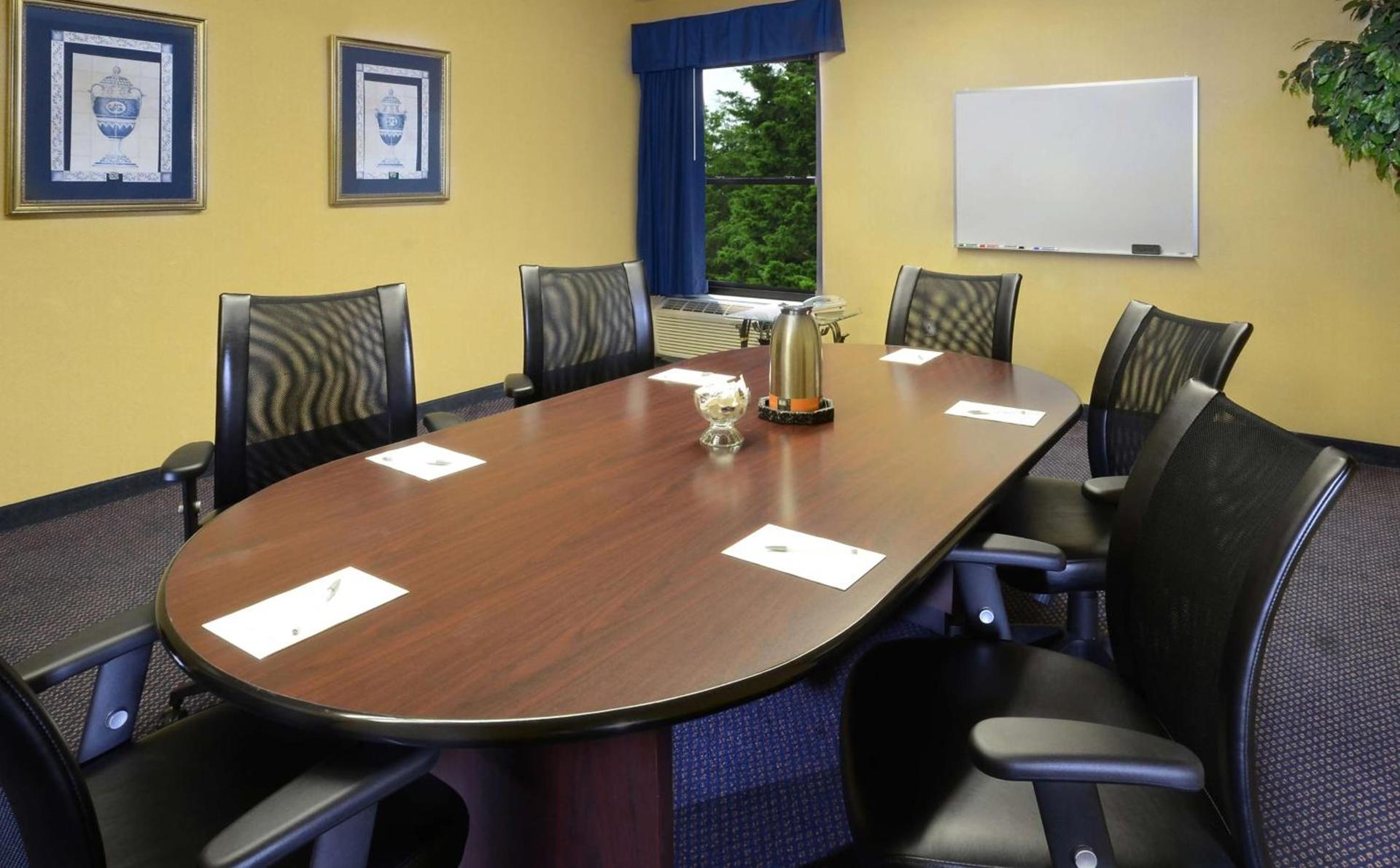 Hampton Inn Roxboro photo 20