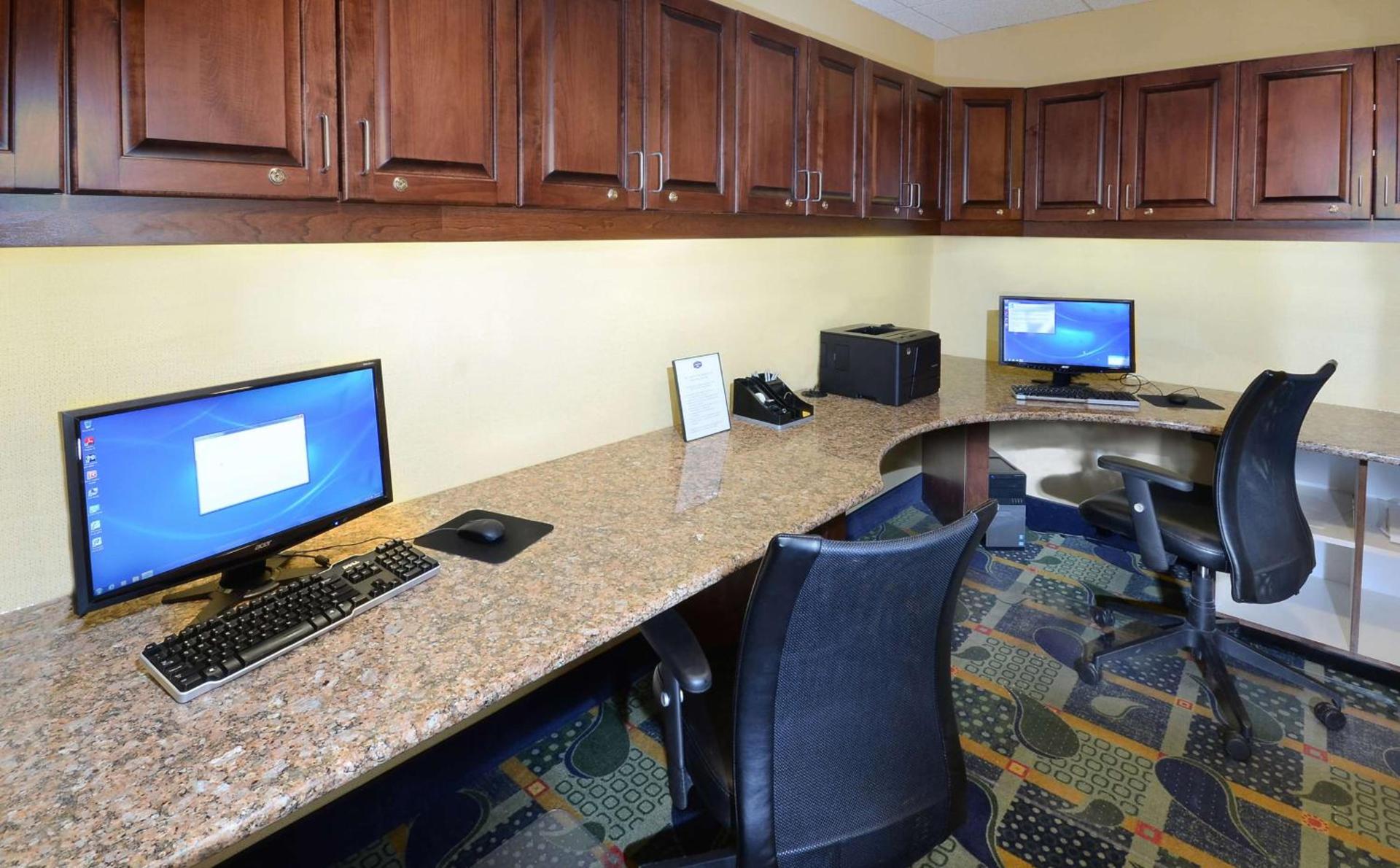 Hampton Inn Roxboro photo 24