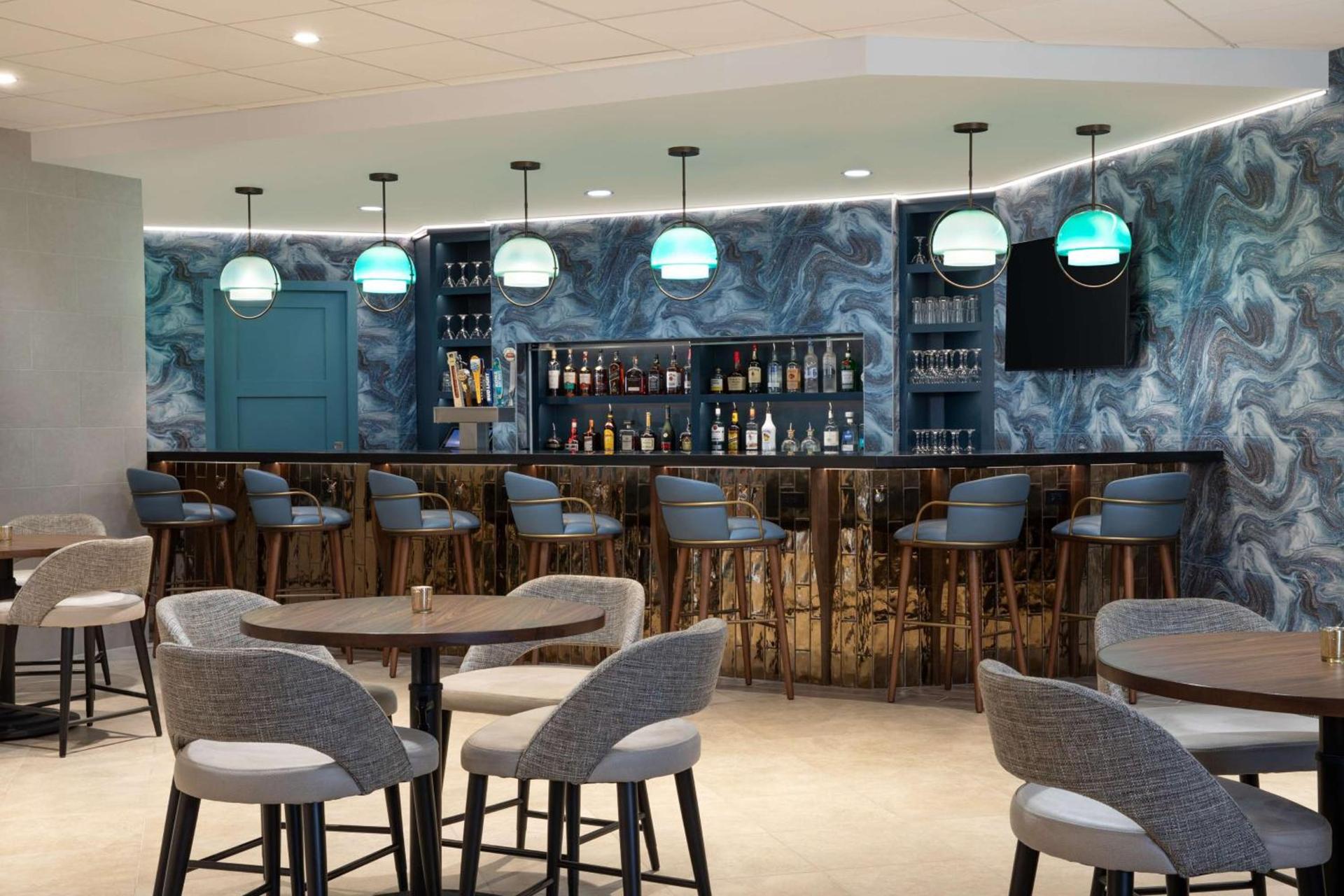 DoubleTree Suites by Hilton Orlando at Disney Springs photo 4