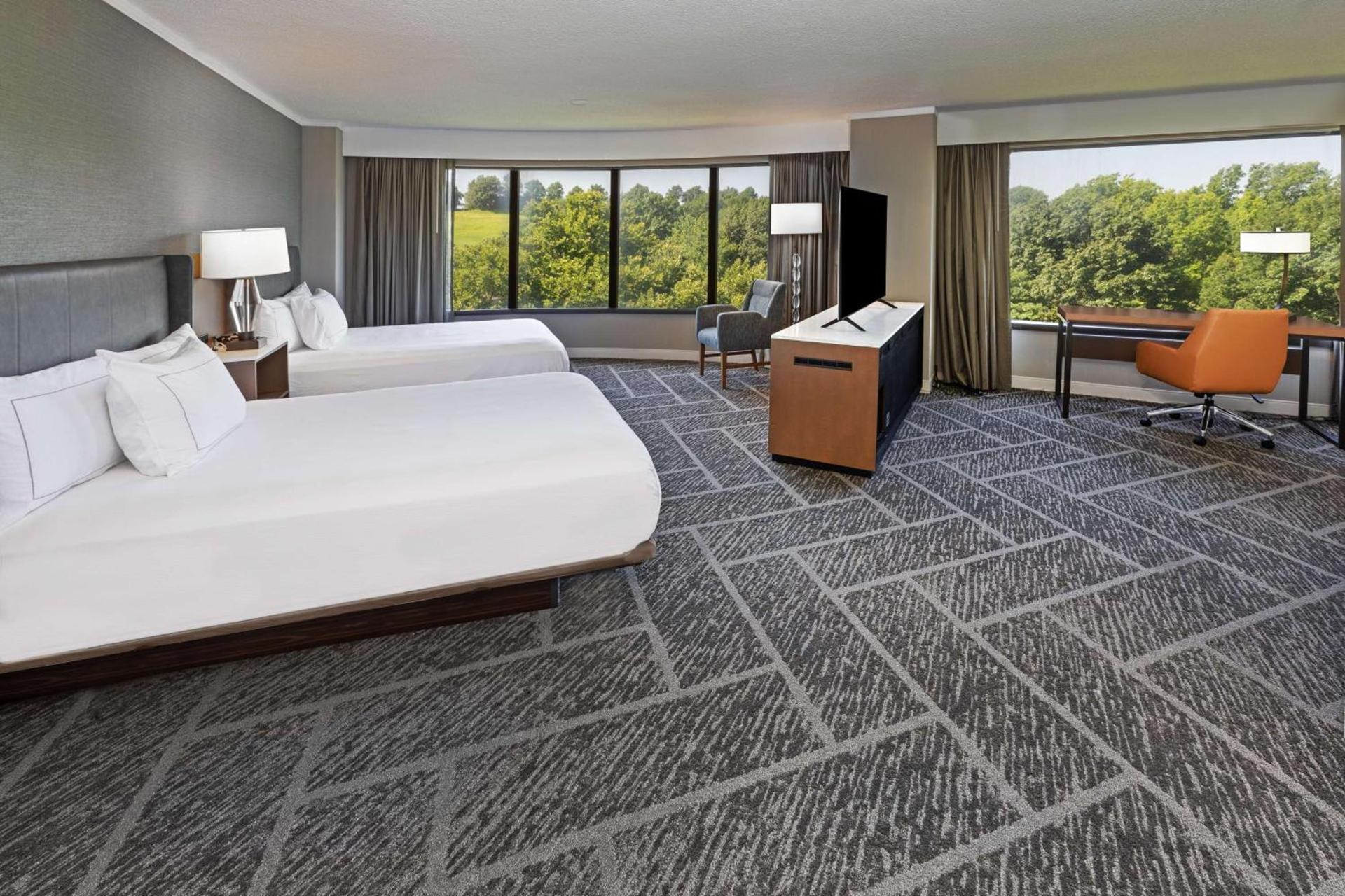 DoubleTree by Hilton Tulsa - Warren Place photo 17