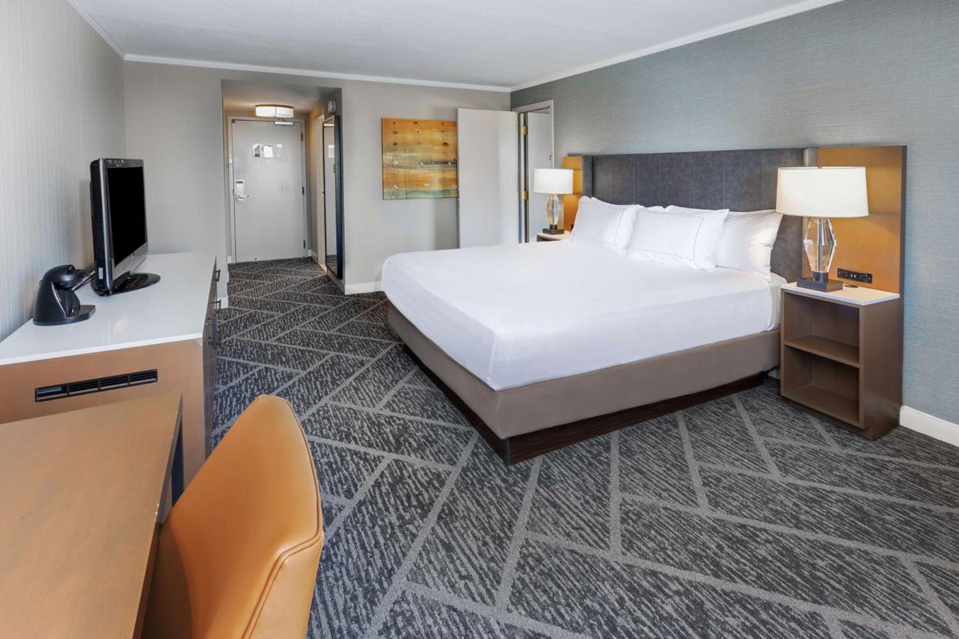 DoubleTree by Hilton Tulsa - Warren Place photo 33