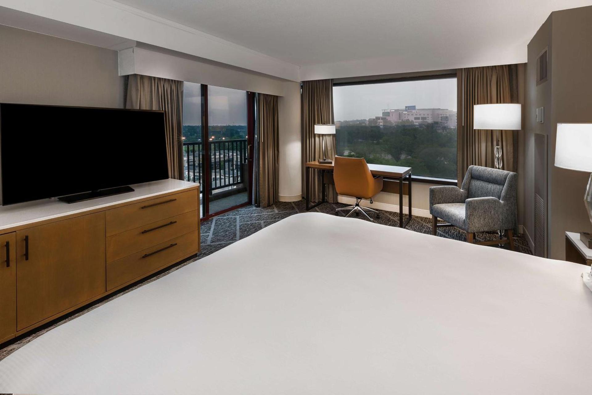 DoubleTree by Hilton Tulsa - Warren Place photo 40