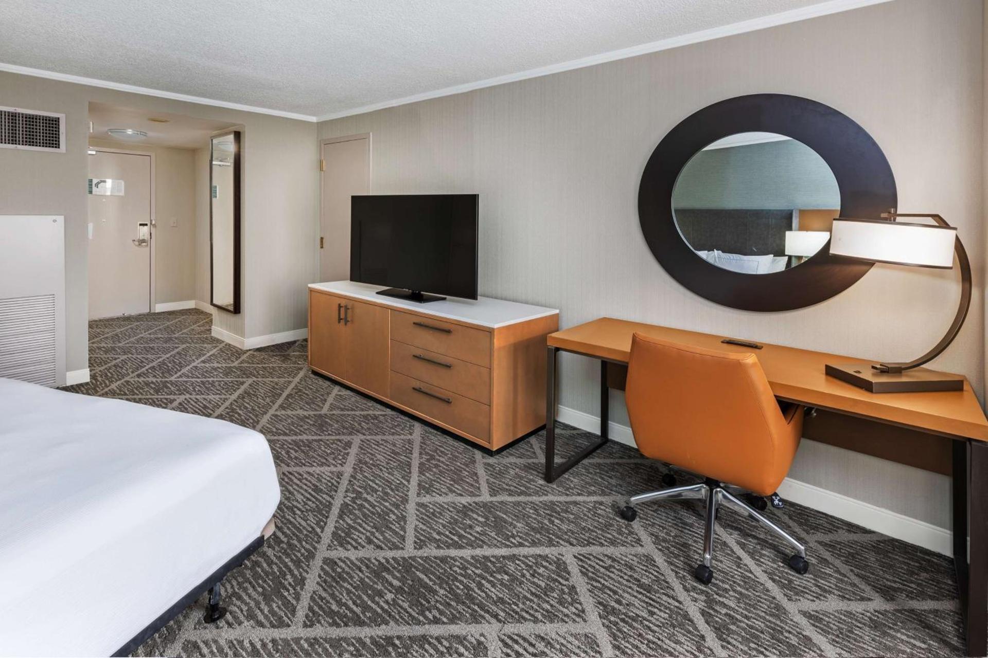 DoubleTree by Hilton Tulsa - Warren Place photo 43