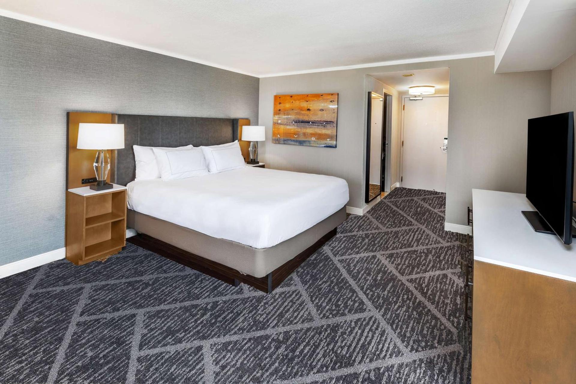 DoubleTree by Hilton Tulsa - Warren Place photo 67