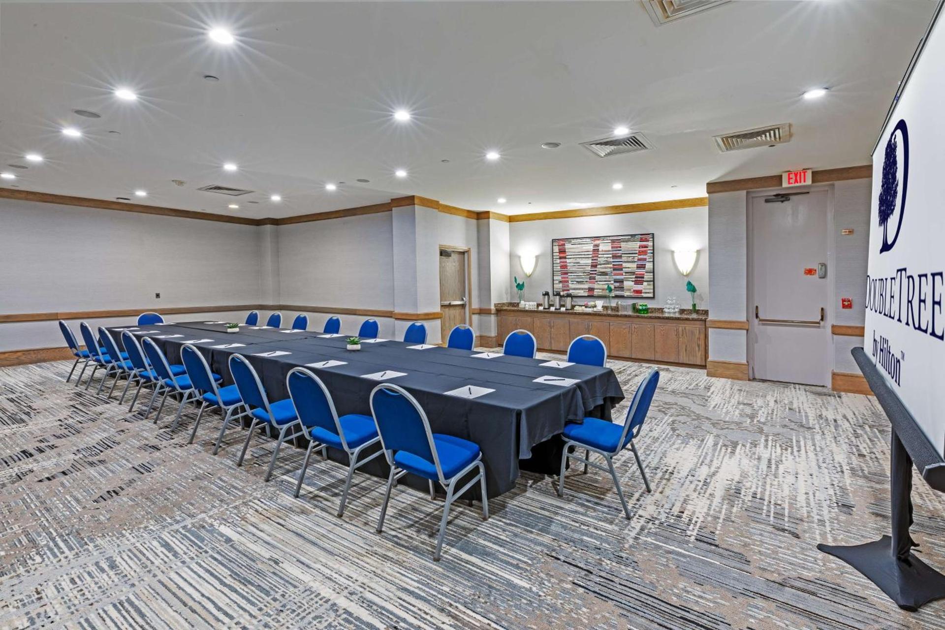 DoubleTree by Hilton Tulsa - Warren Place photo 57