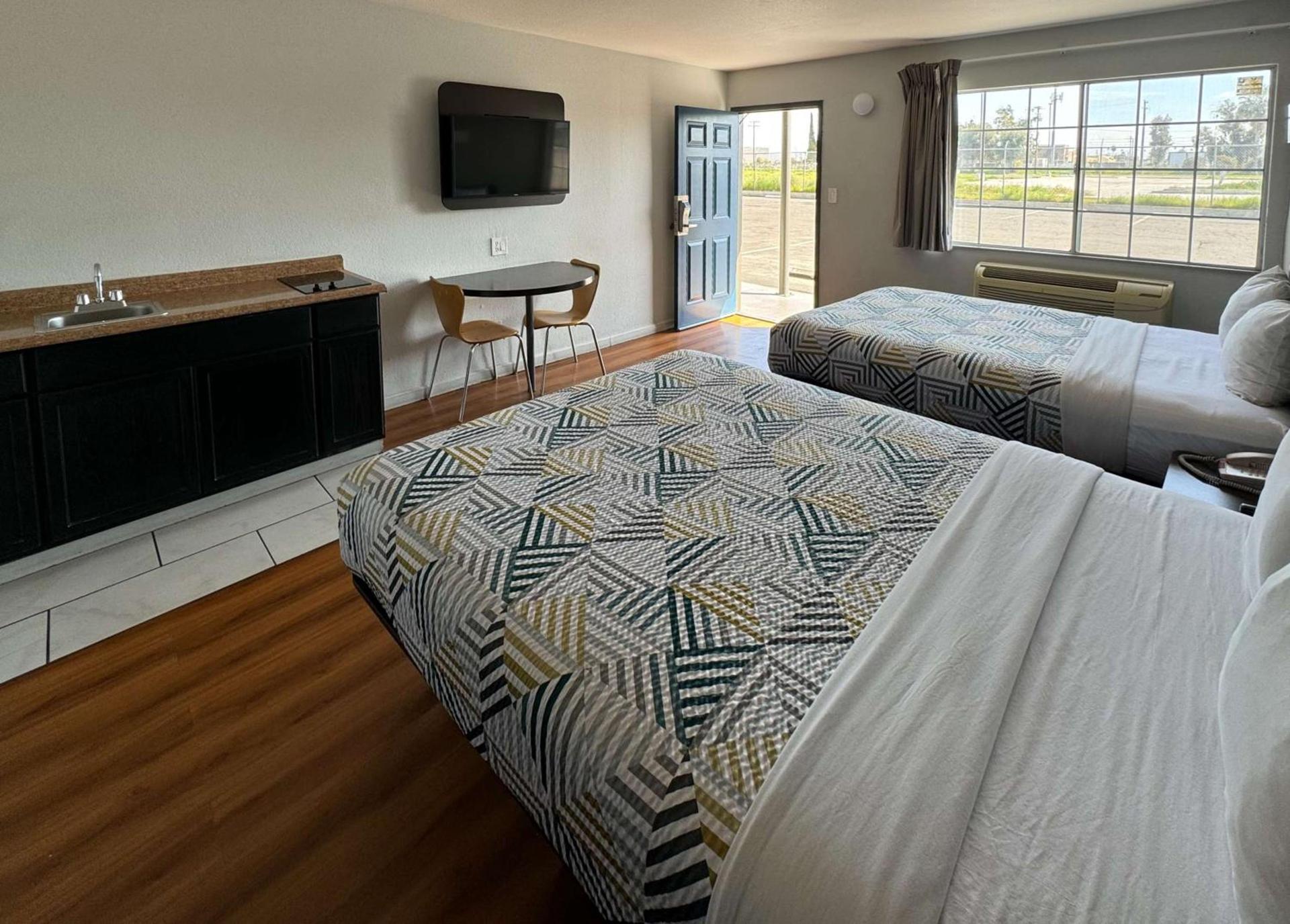 Motel 6-Delano, CA photo 21