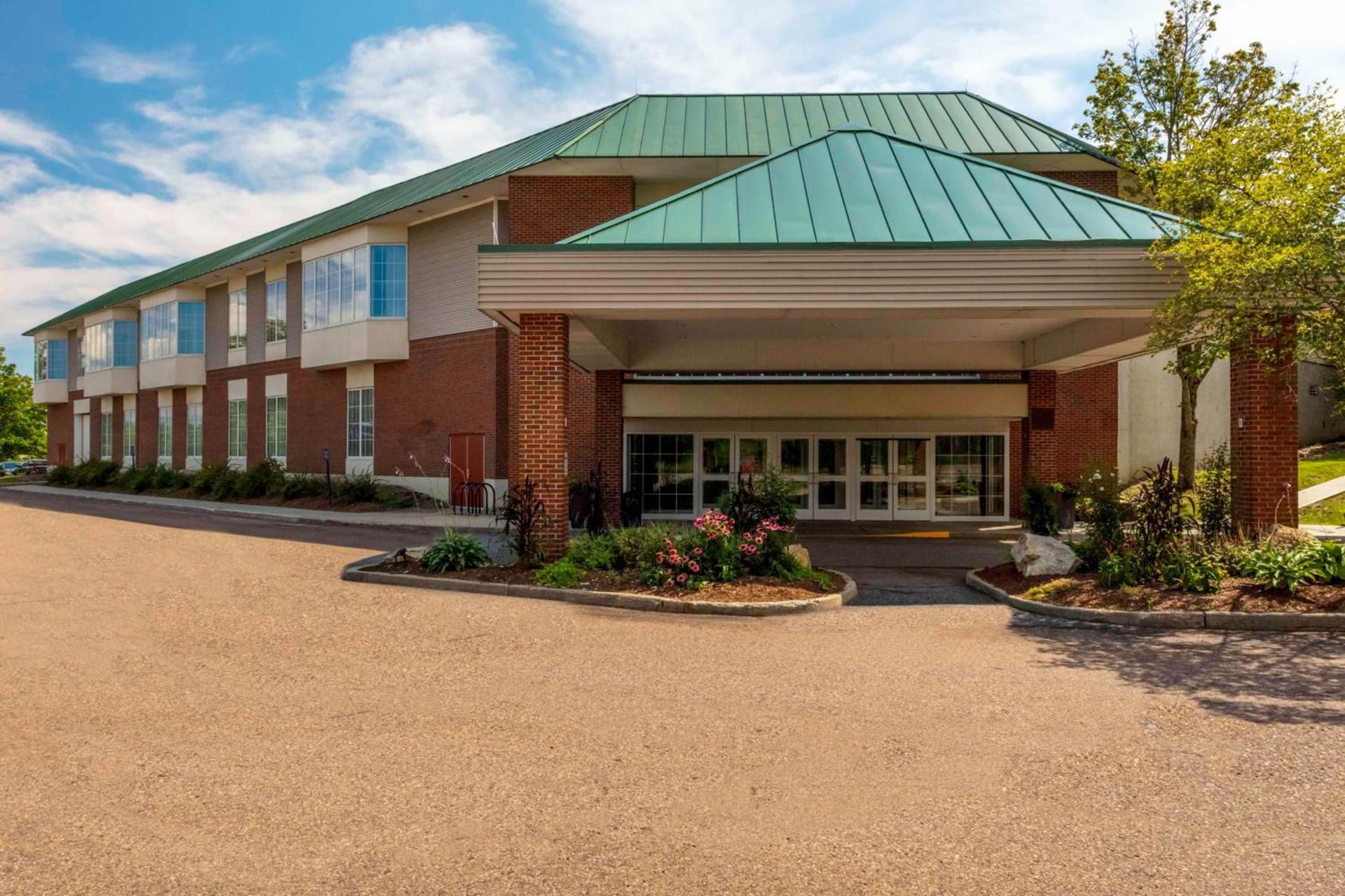 DoubleTree by Hilton Hotel Burlington Vermont photo 5
