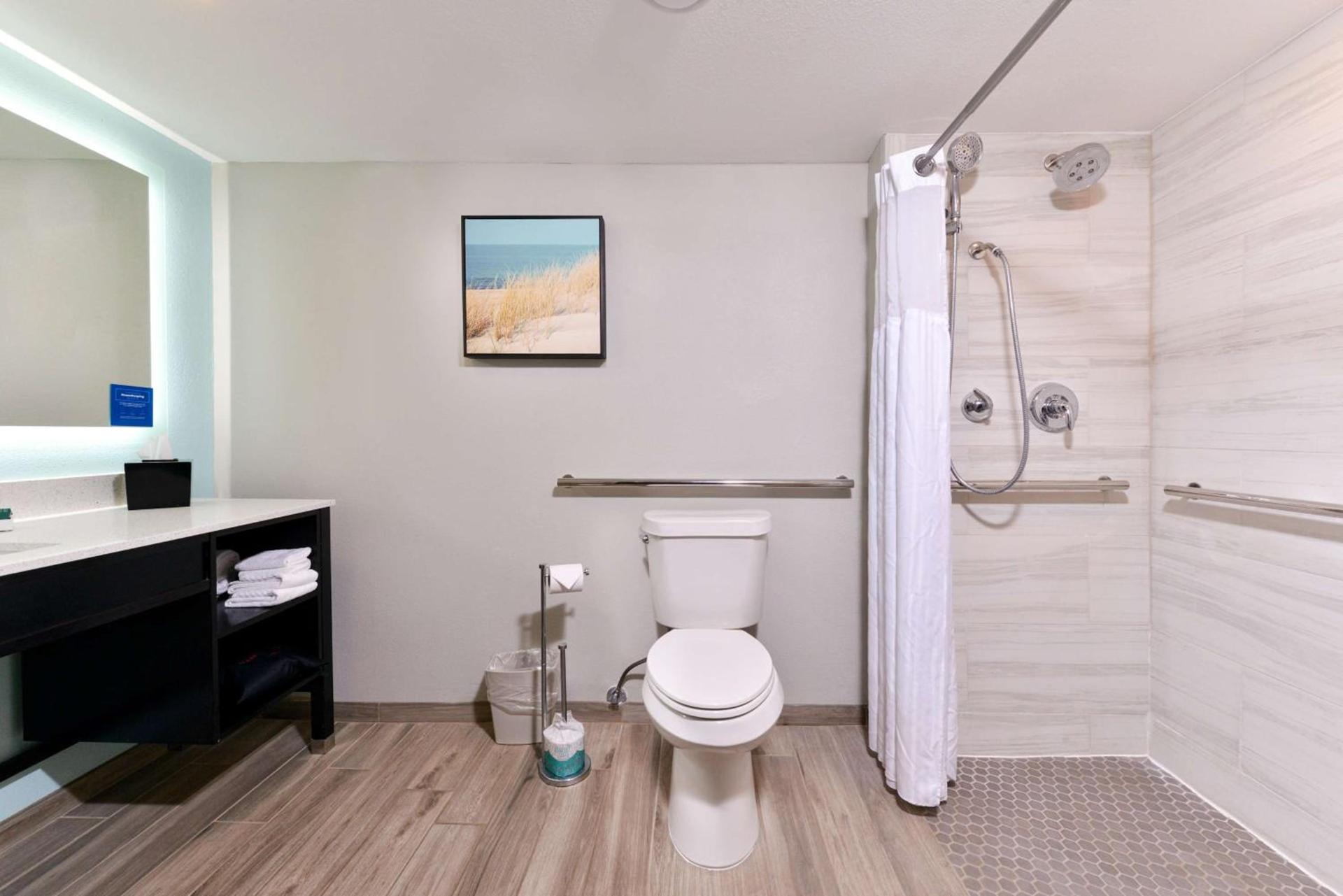 DoubleTree by Hilton Corpus Christi Beachfront photo 10