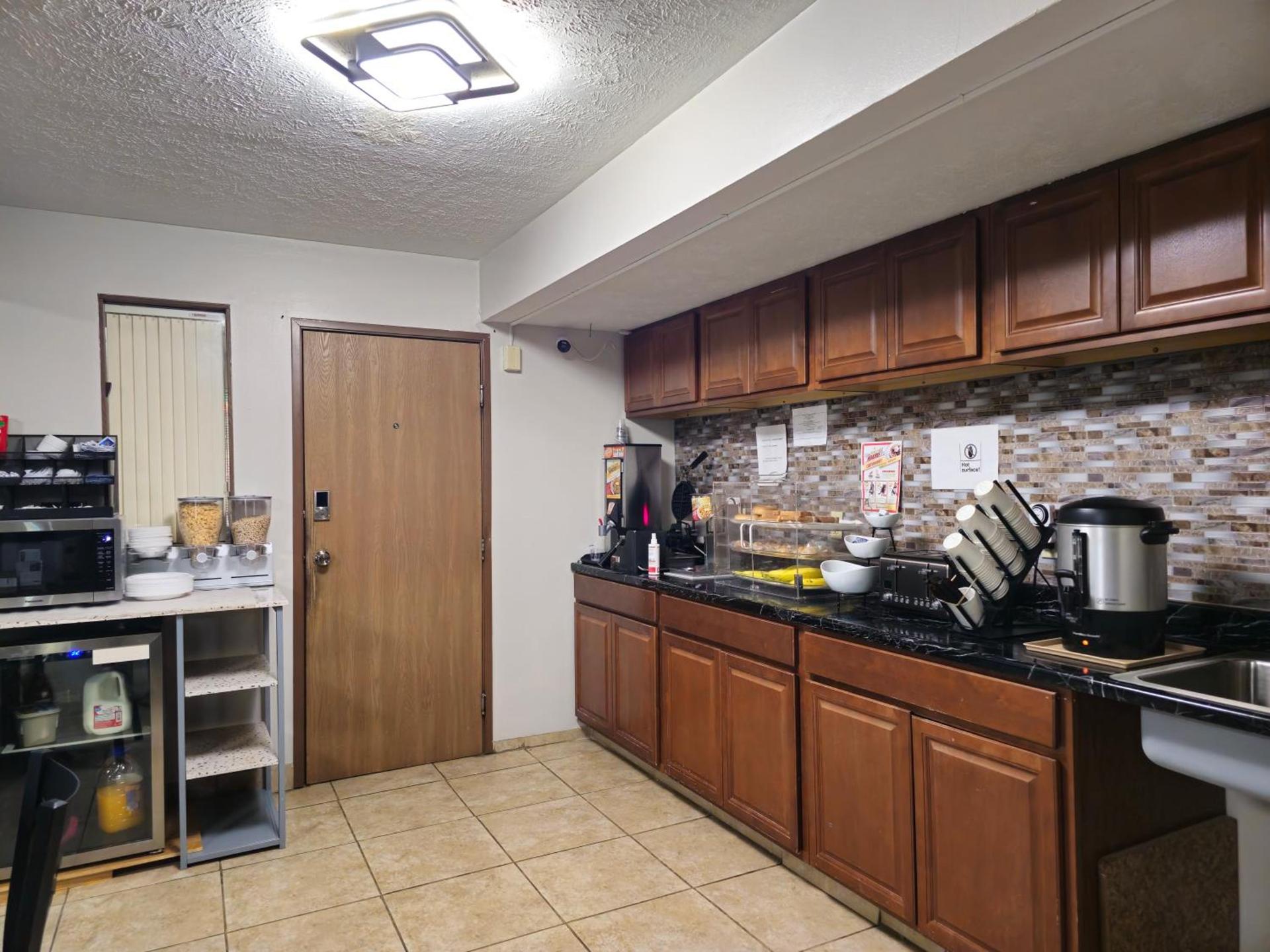 Budgetel inn & Suites photo 20