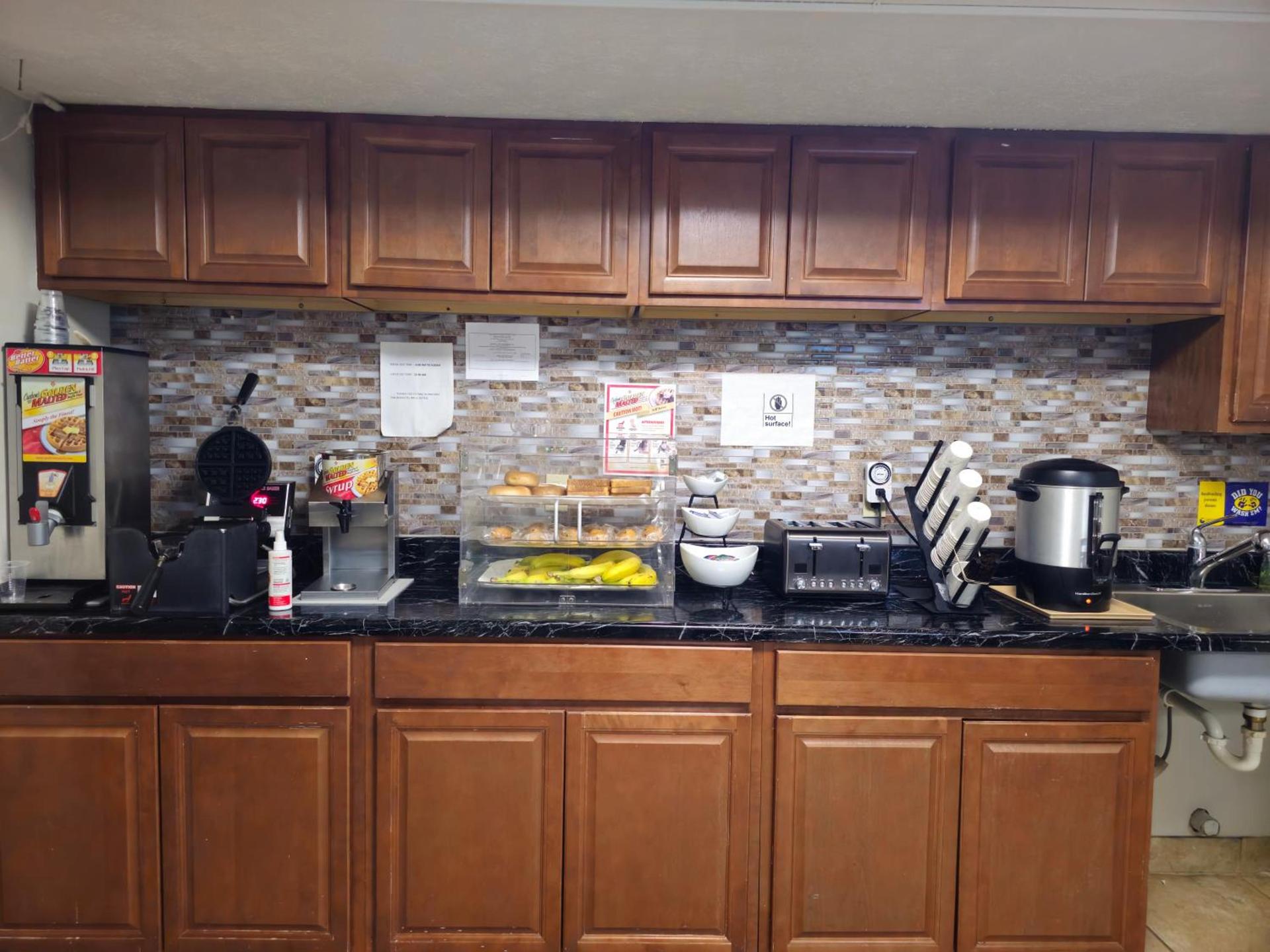Budgetel inn & Suites photo 6