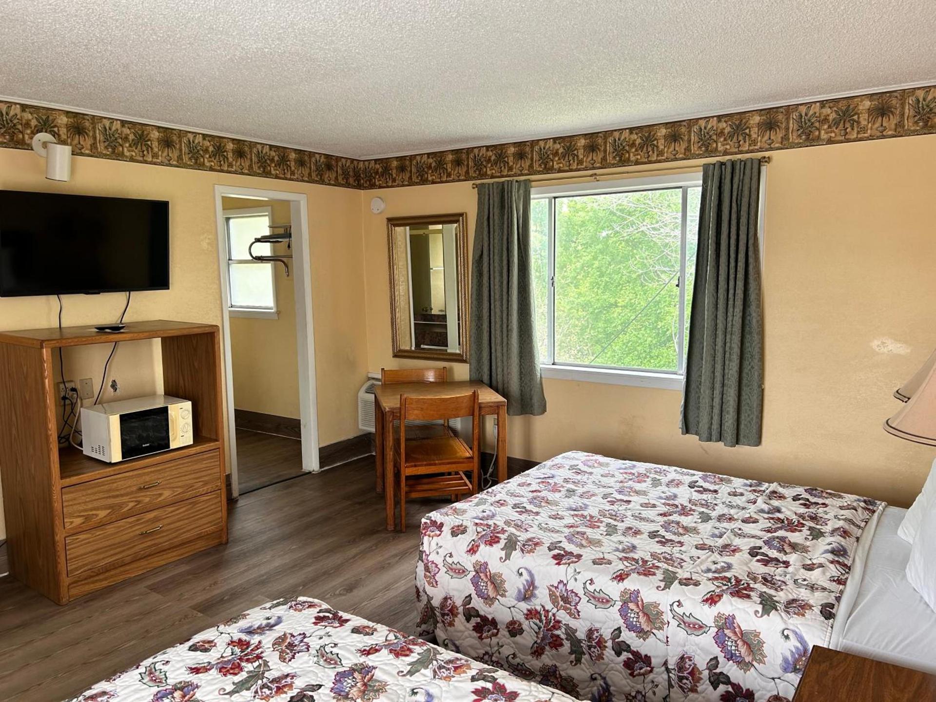 River Forest Inn photo 27