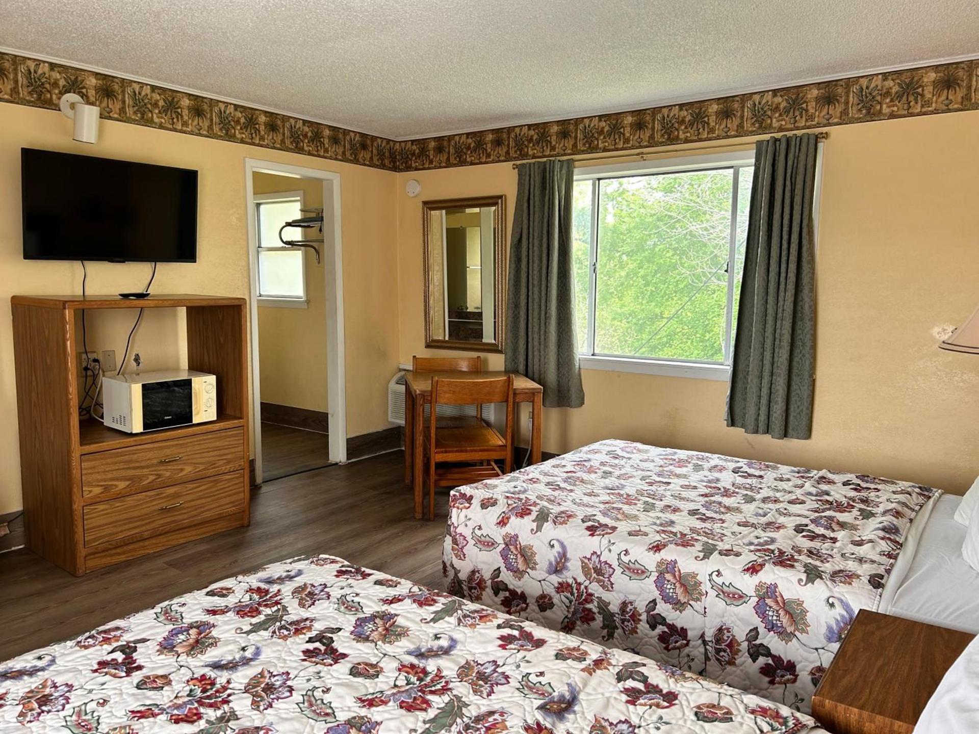 River Forest Inn photo 28