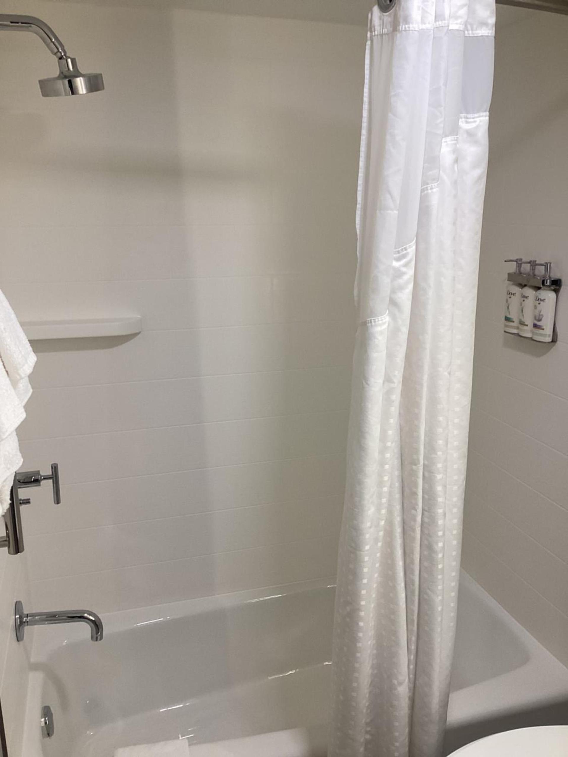 Holiday Inn Express Hotel & Suites Cocoa Beach by IHG photo 3