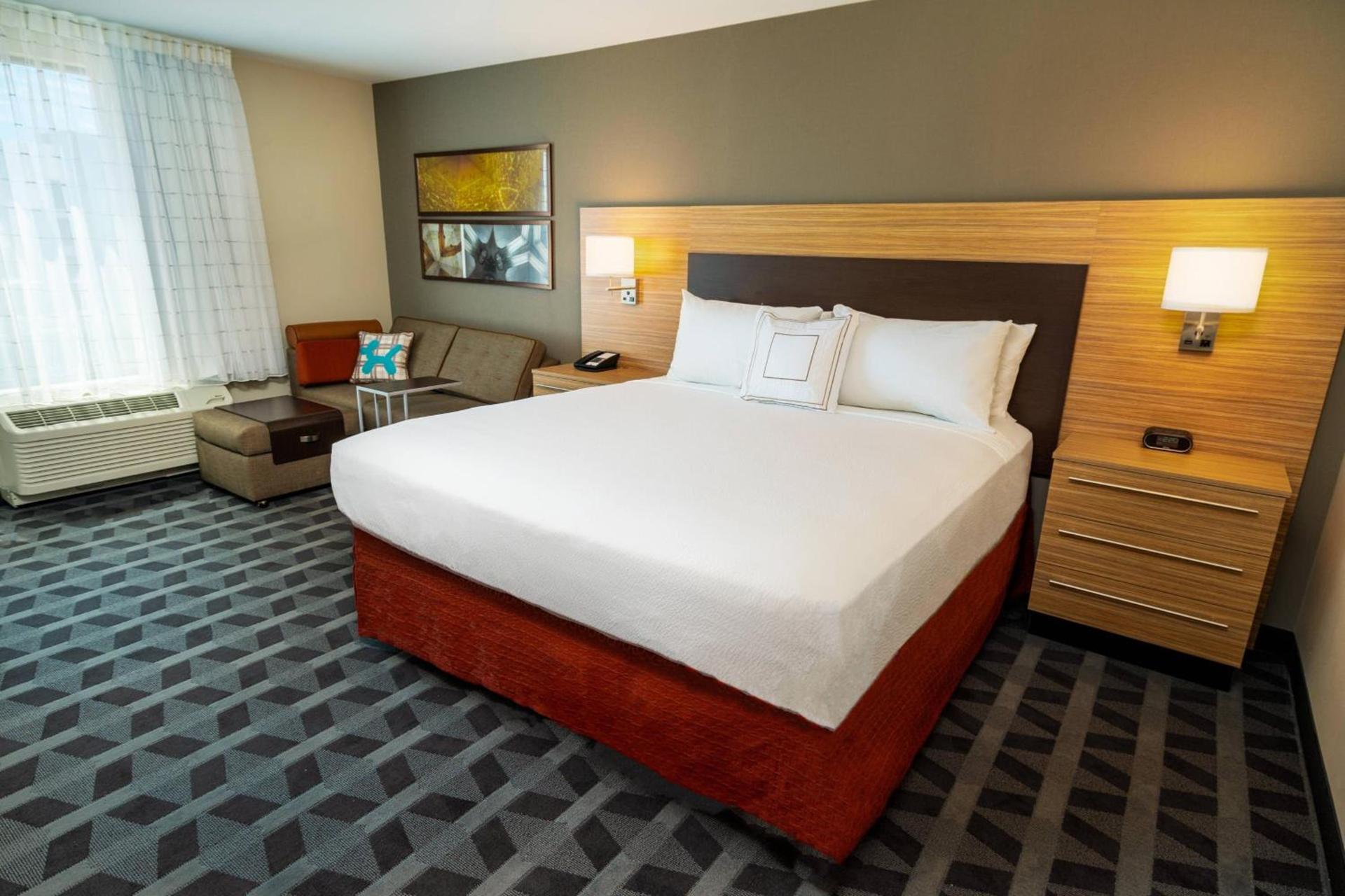 TownePlace Suites Irvine Lake Forest photo 9