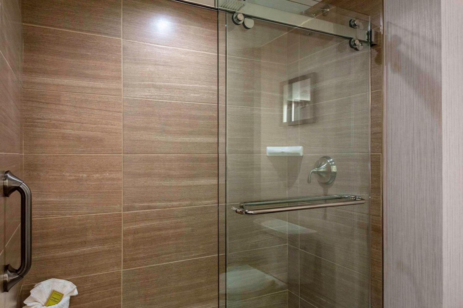 DoubleTree by Hilton Hotel Burlington Vermont photo 40