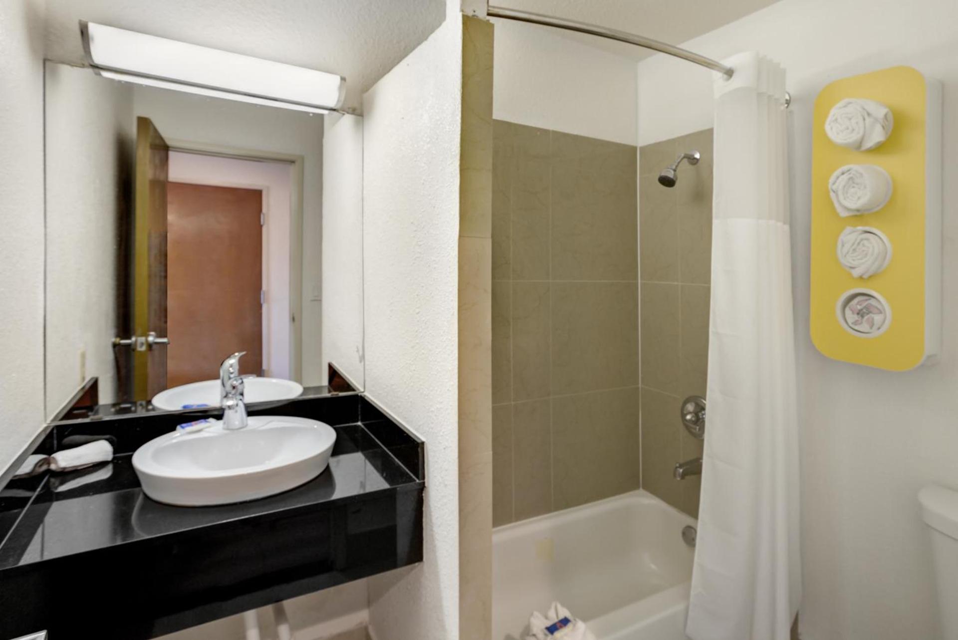 Motel 6-Dallas, TX - South photo 33