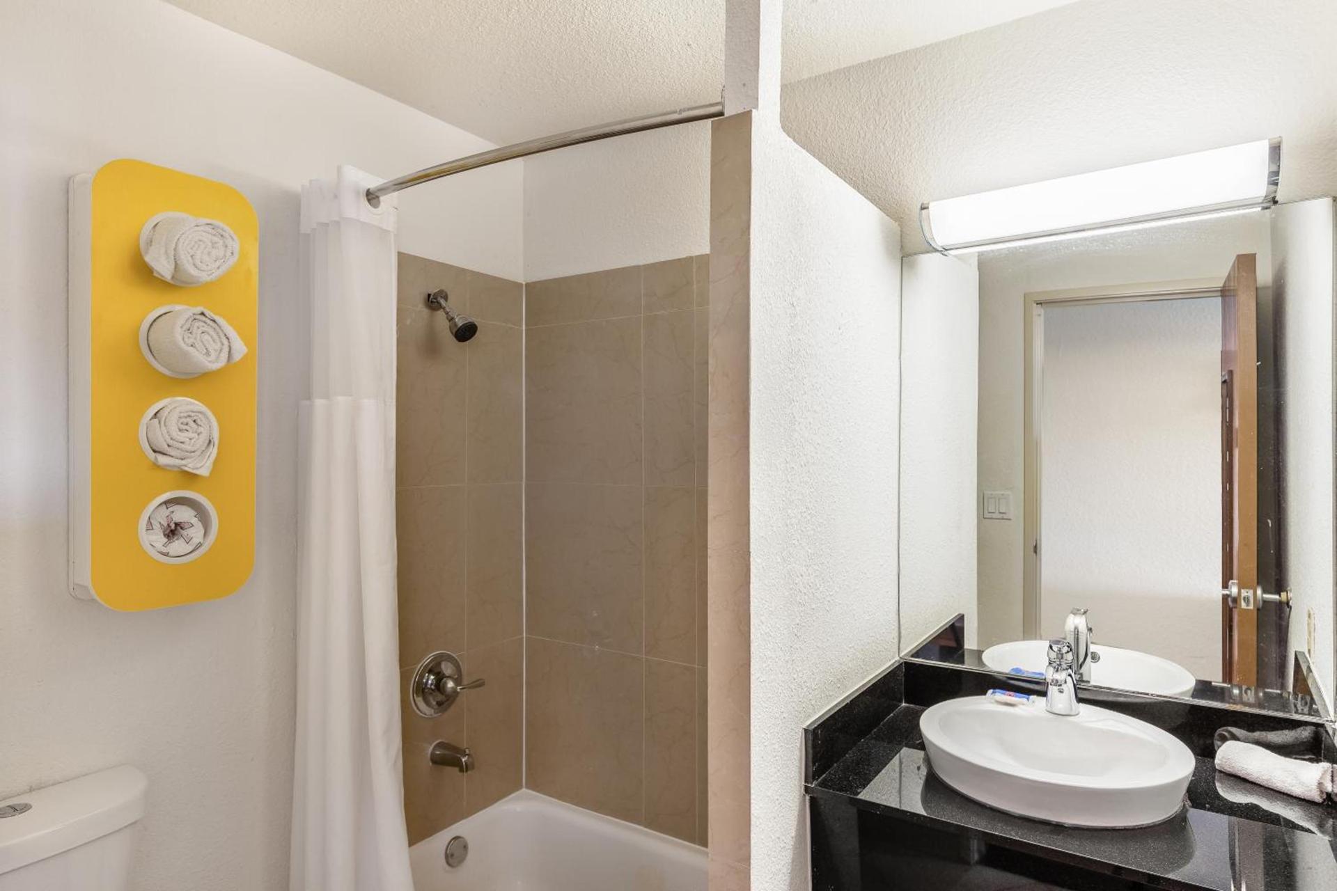 Motel 6-Dallas, TX - South photo 36