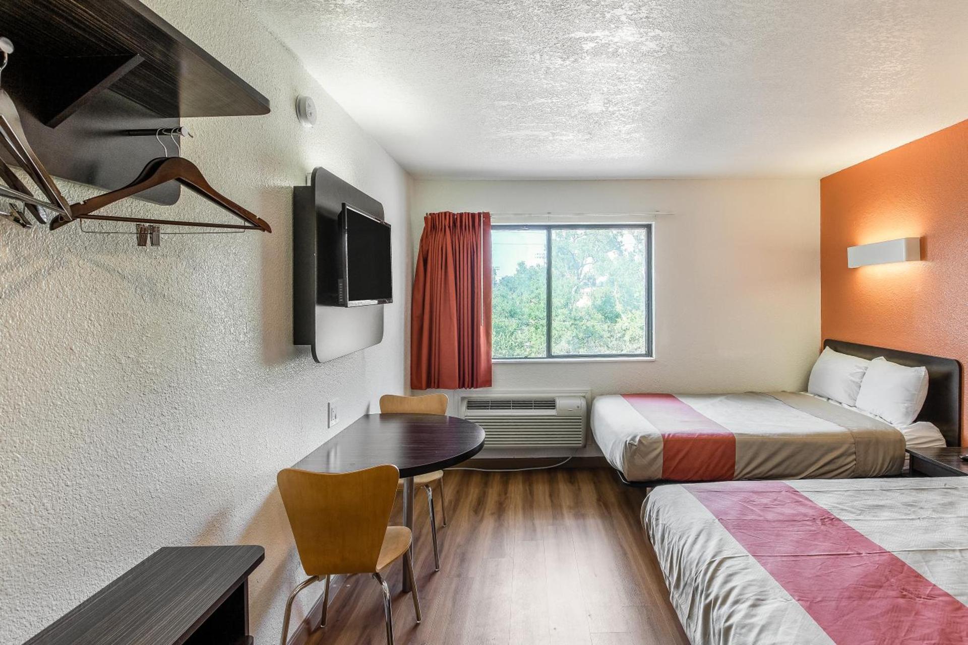 Motel 6-Dallas, TX - South photo 8