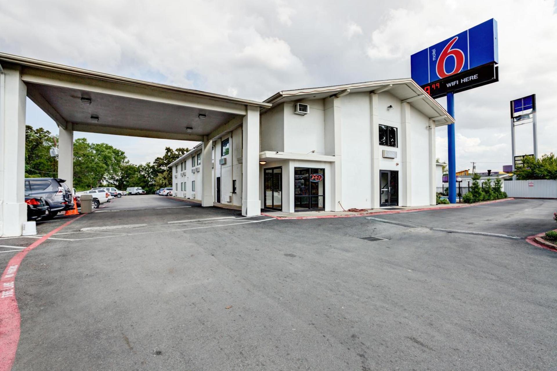 Motel 6-Dallas, TX - South photo 9