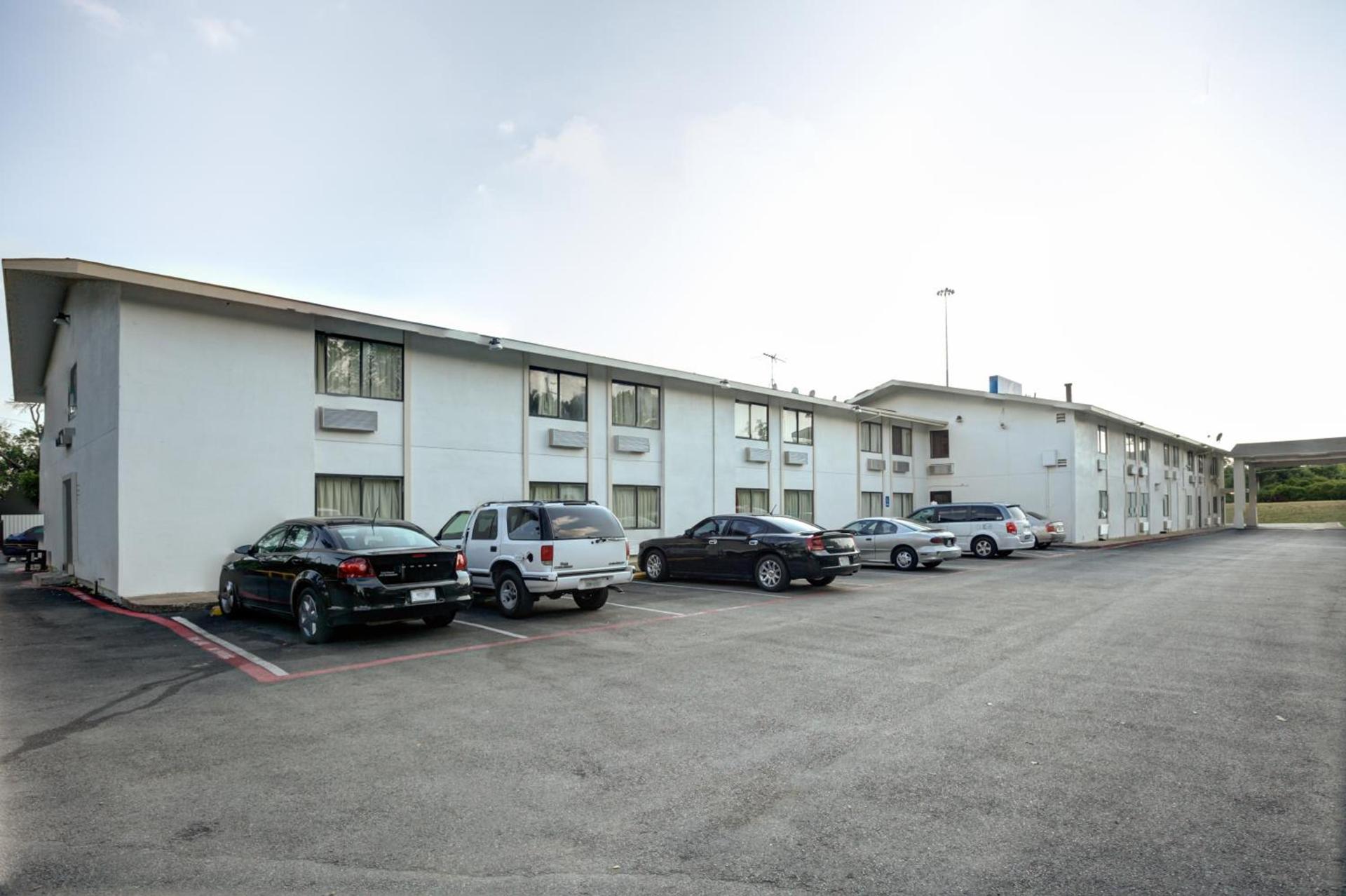 Motel 6-Dallas, TX - South photo 13