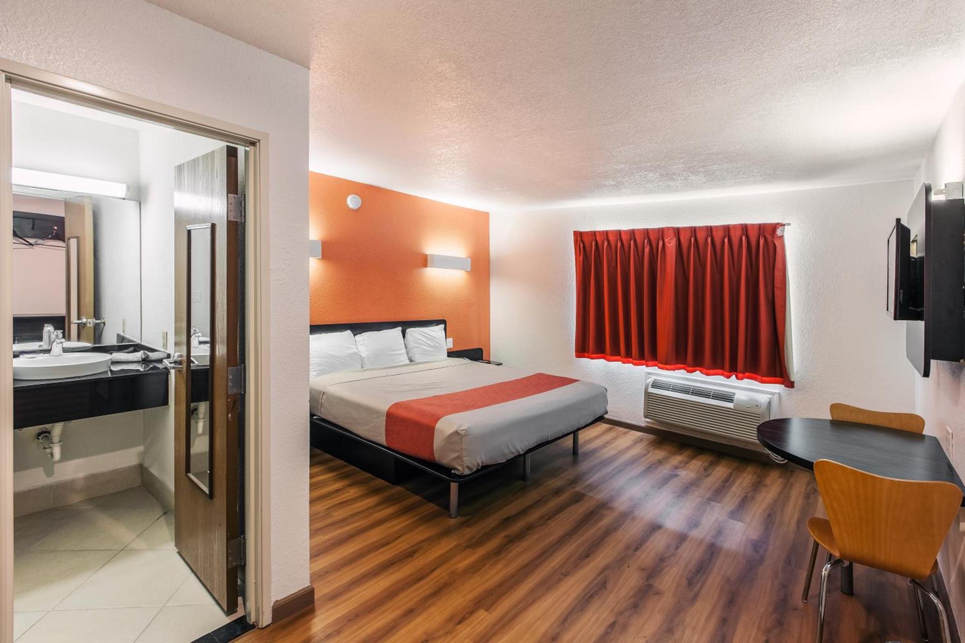 Motel 6-Dallas, TX - South photo 17