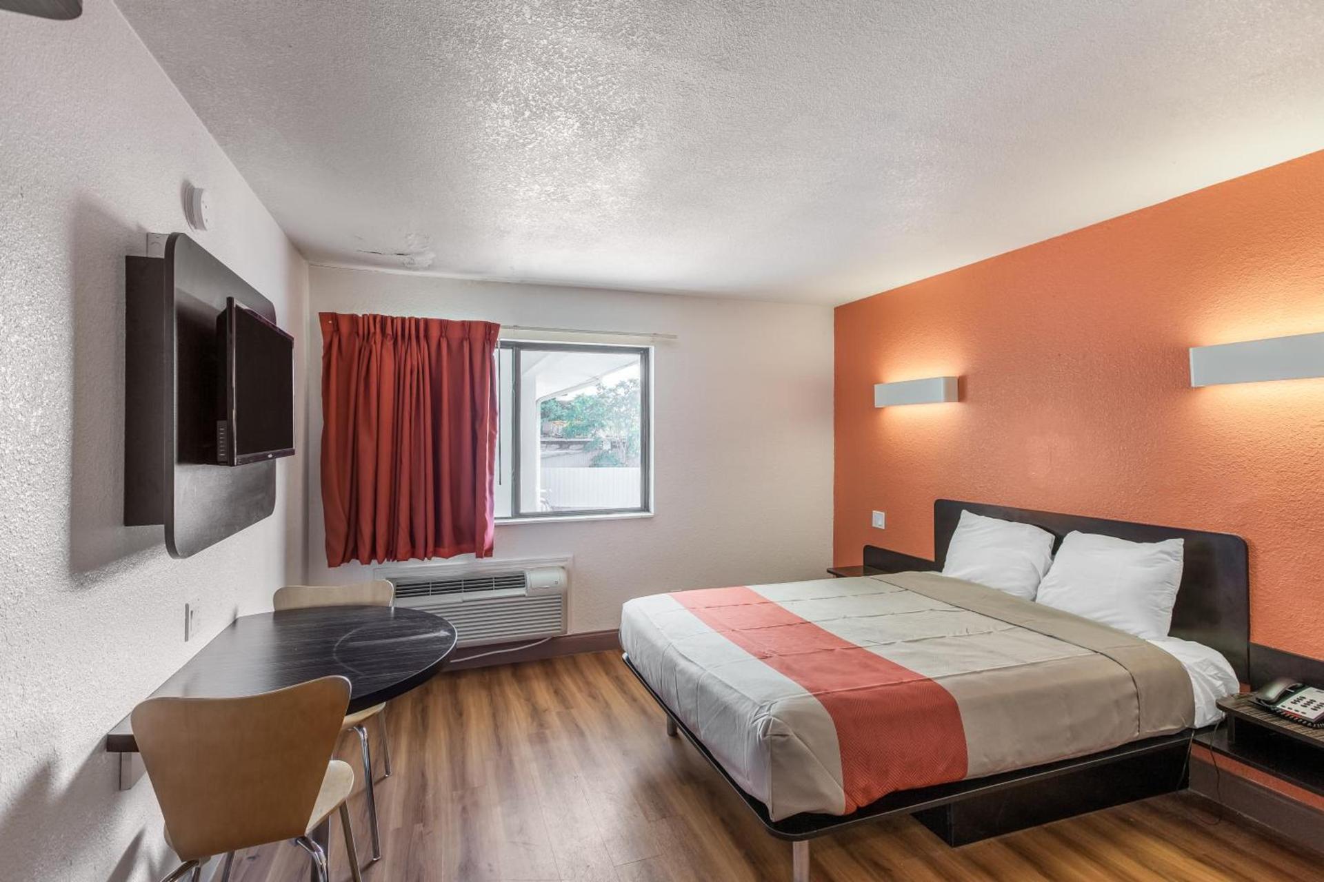 Motel 6-Dallas, TX - South photo 26