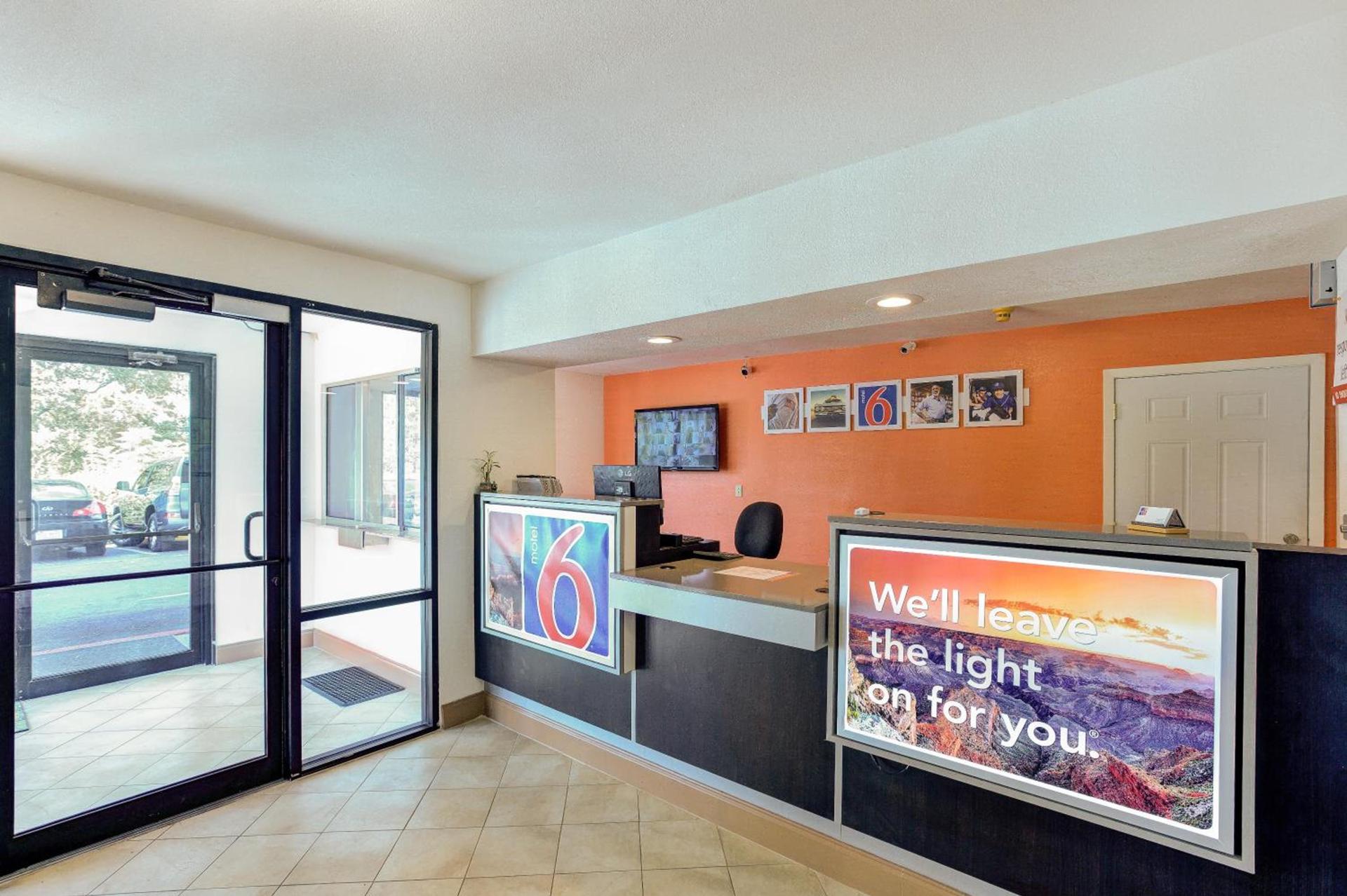 Motel 6-Dallas, TX - South photo 29