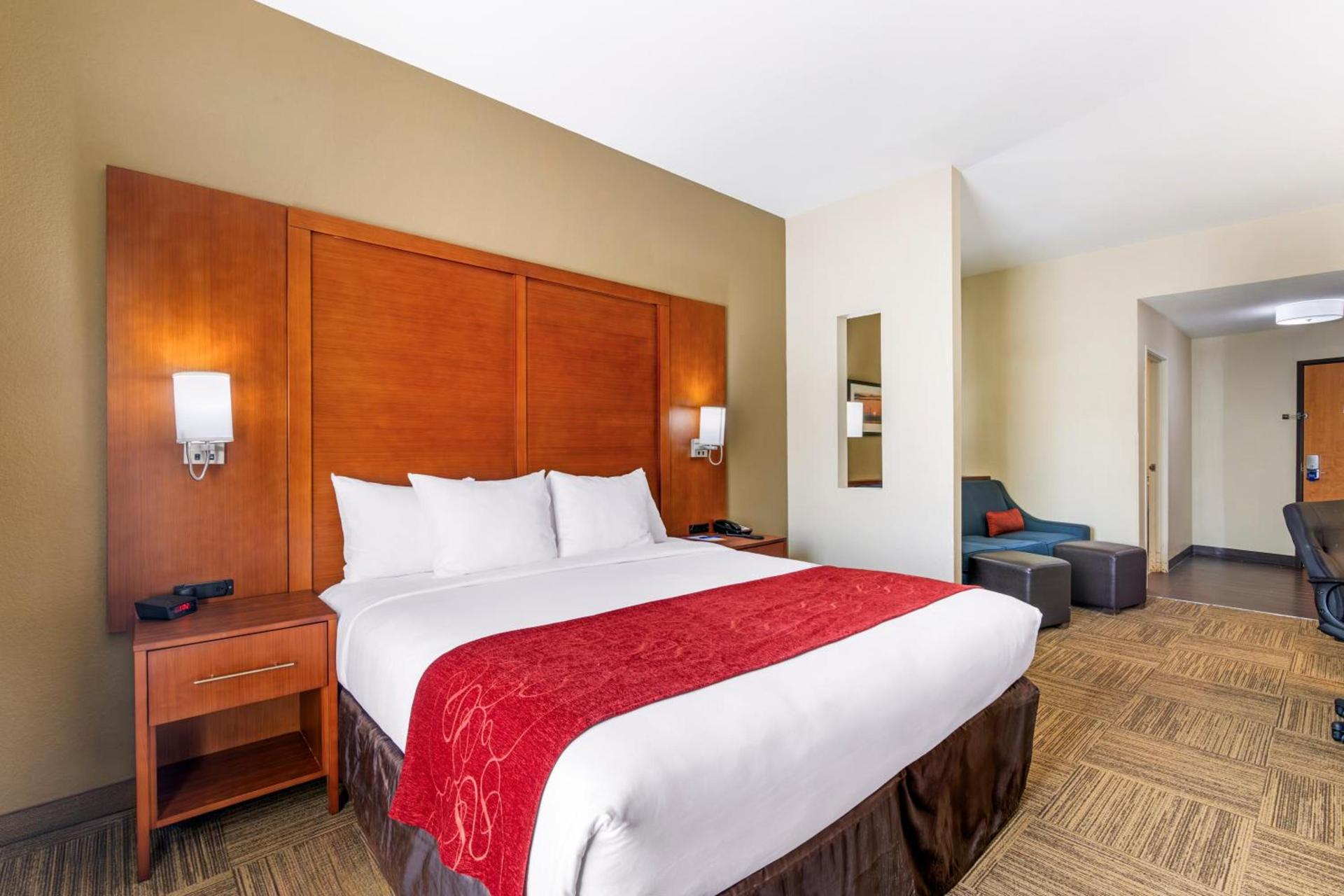 Comfort Suites Brunswick photo 16